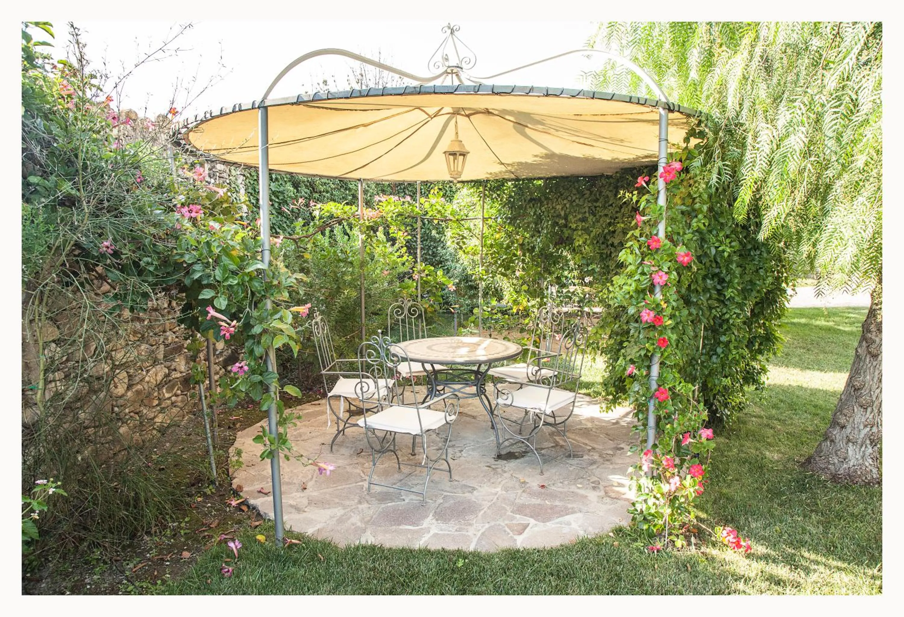 Patio in Casa Vacanze Nel Giardino di Renzo