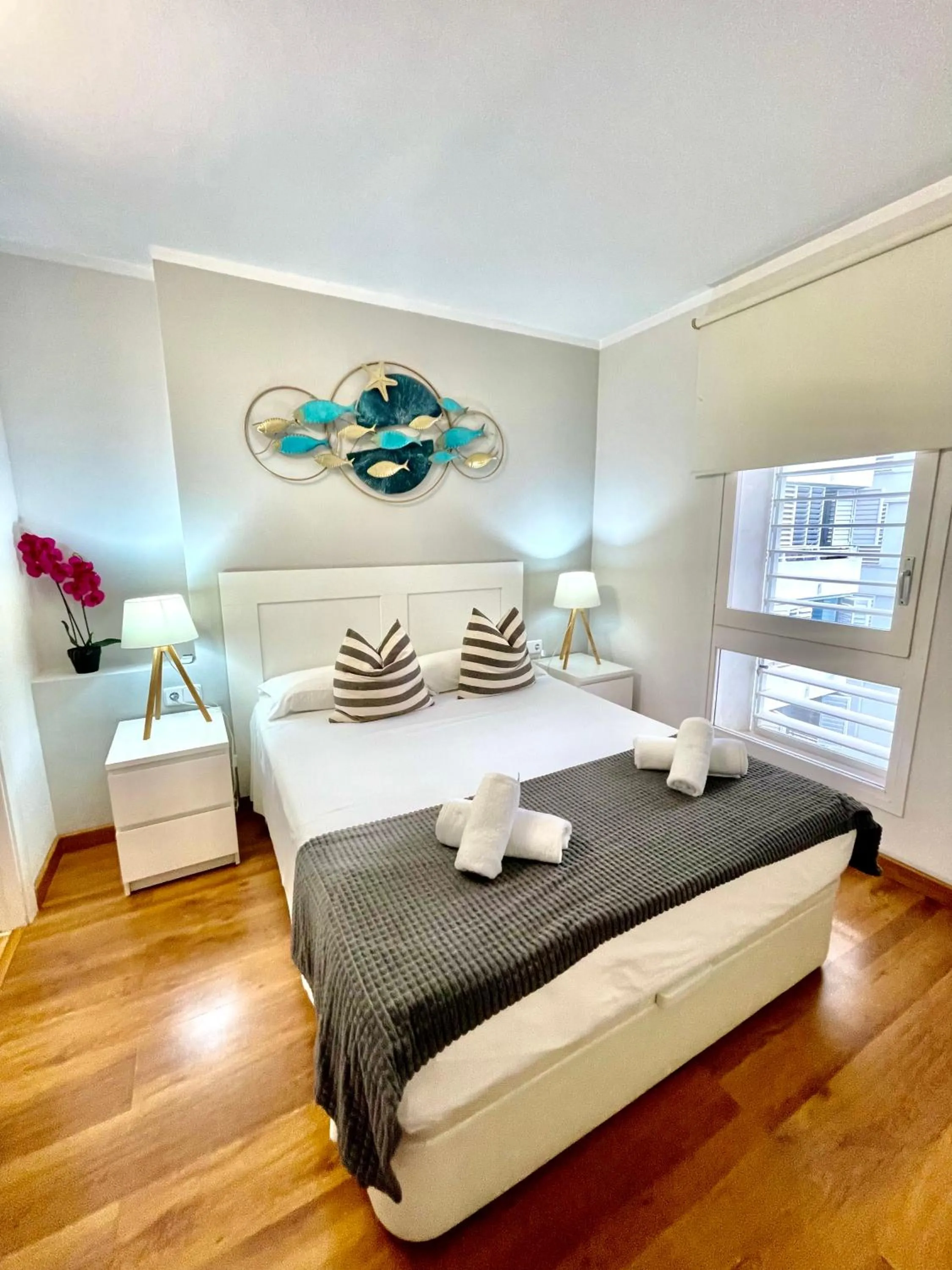 Bed in LA MER BLEUE, Boutique Apartament with free parking, full equipped in Fenals Beach