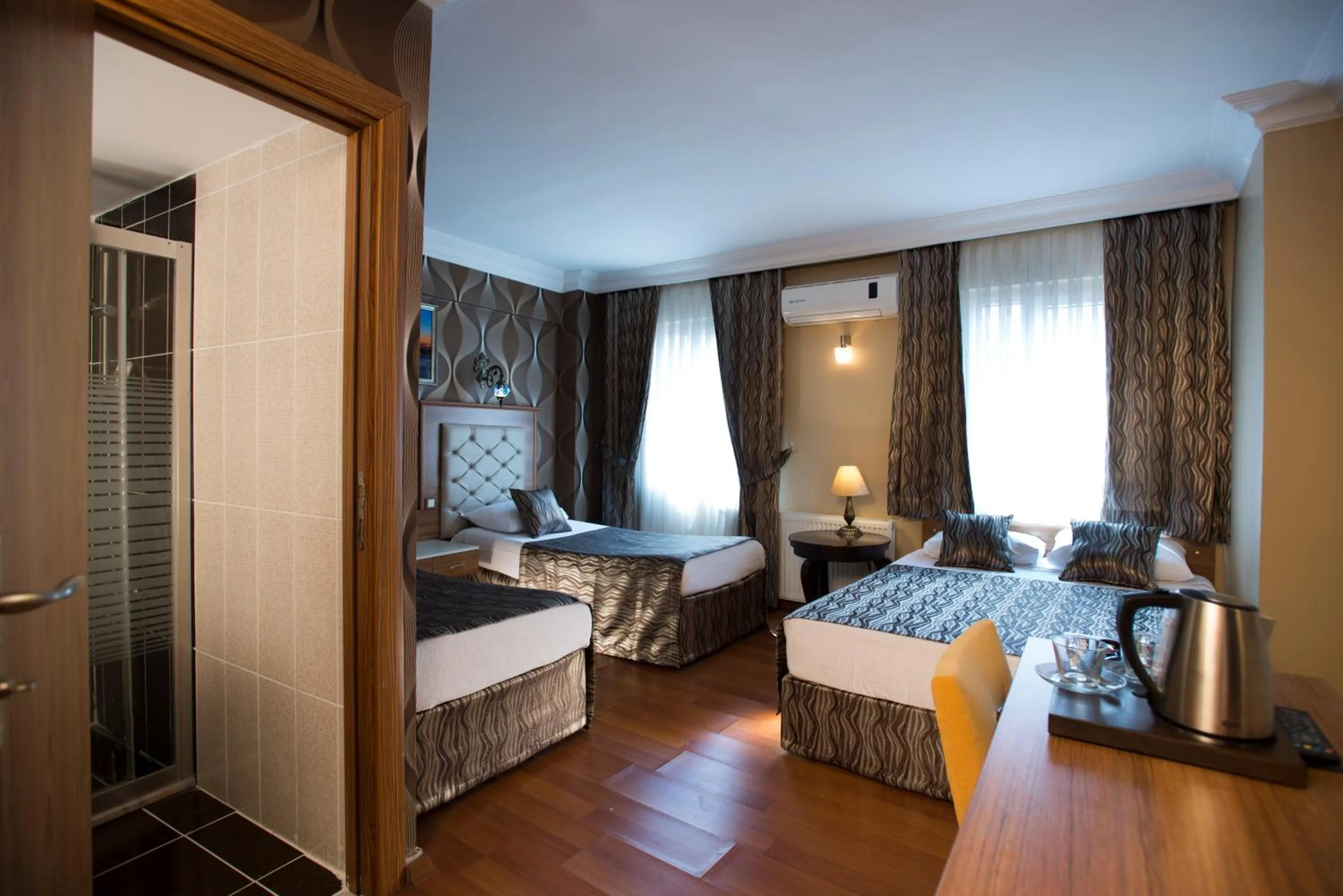 Photo of the whole room, Bed in Şirin Hotel