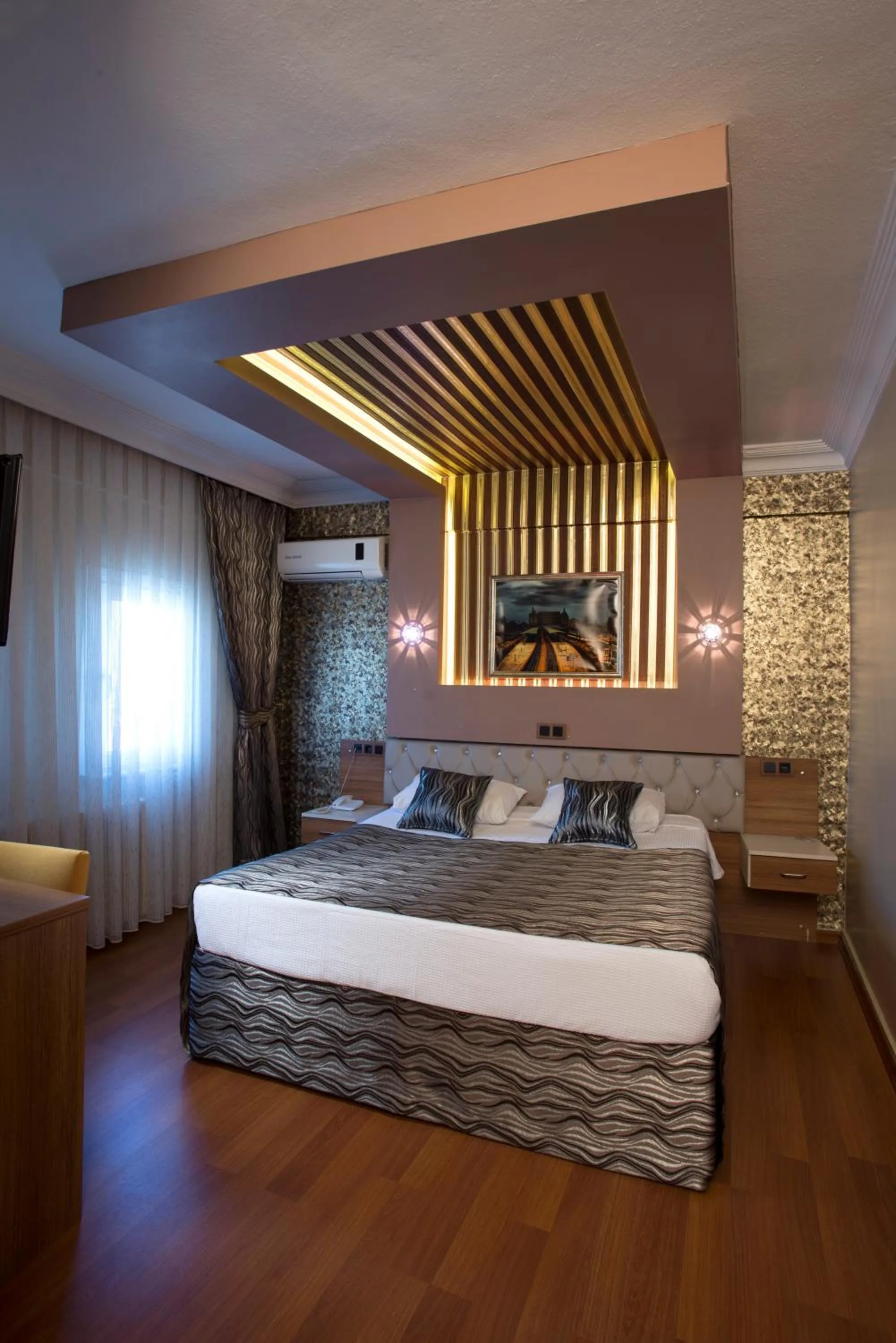 Photo of the whole room, Bed in Şirin Hotel