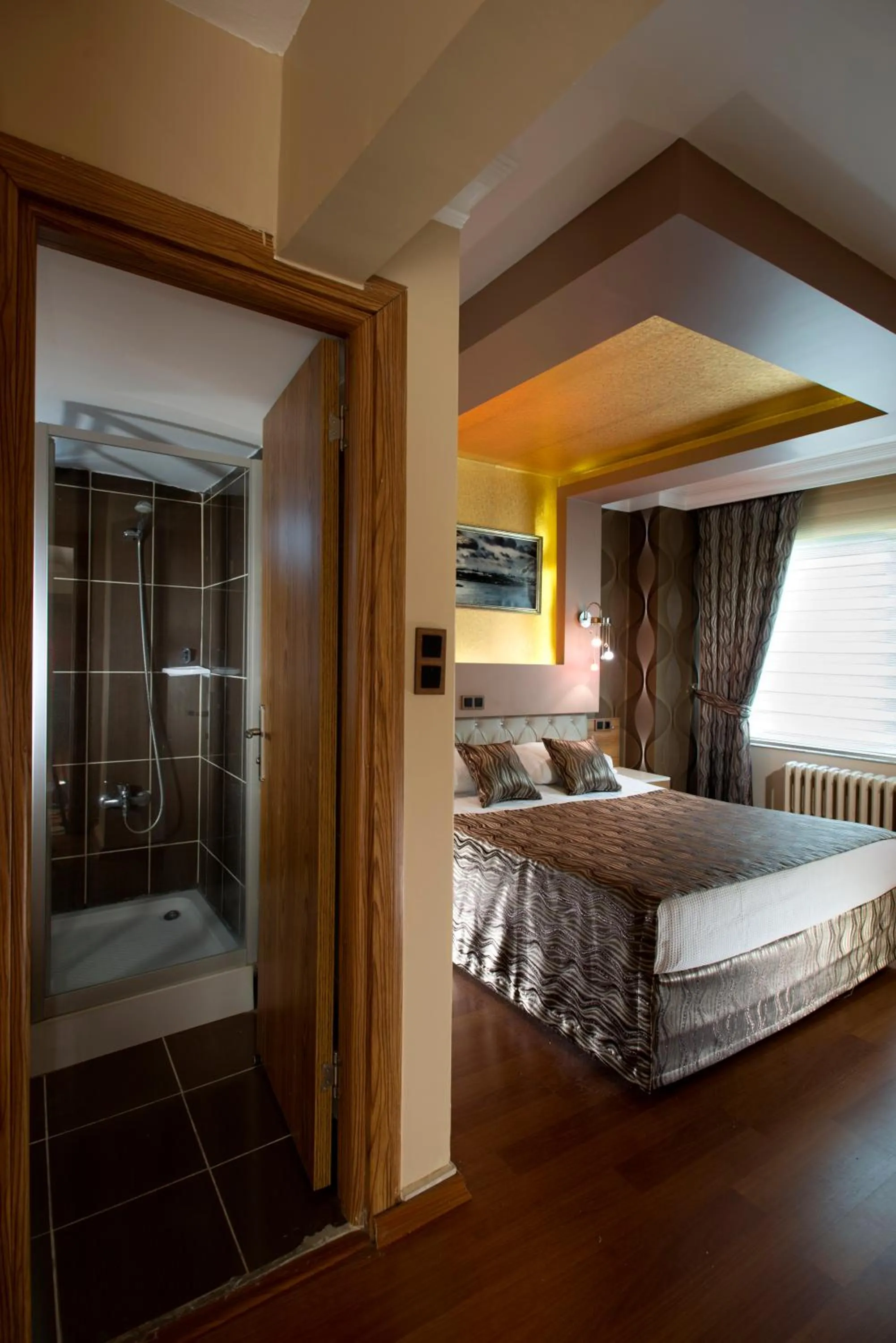 Photo of the whole room, Bed in Şirin Hotel