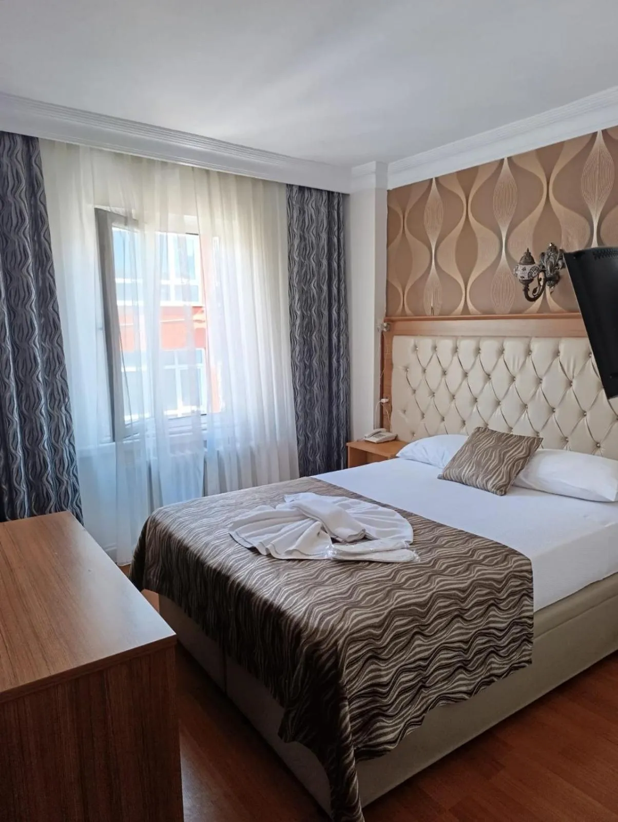 Bed in Şirin Hotel