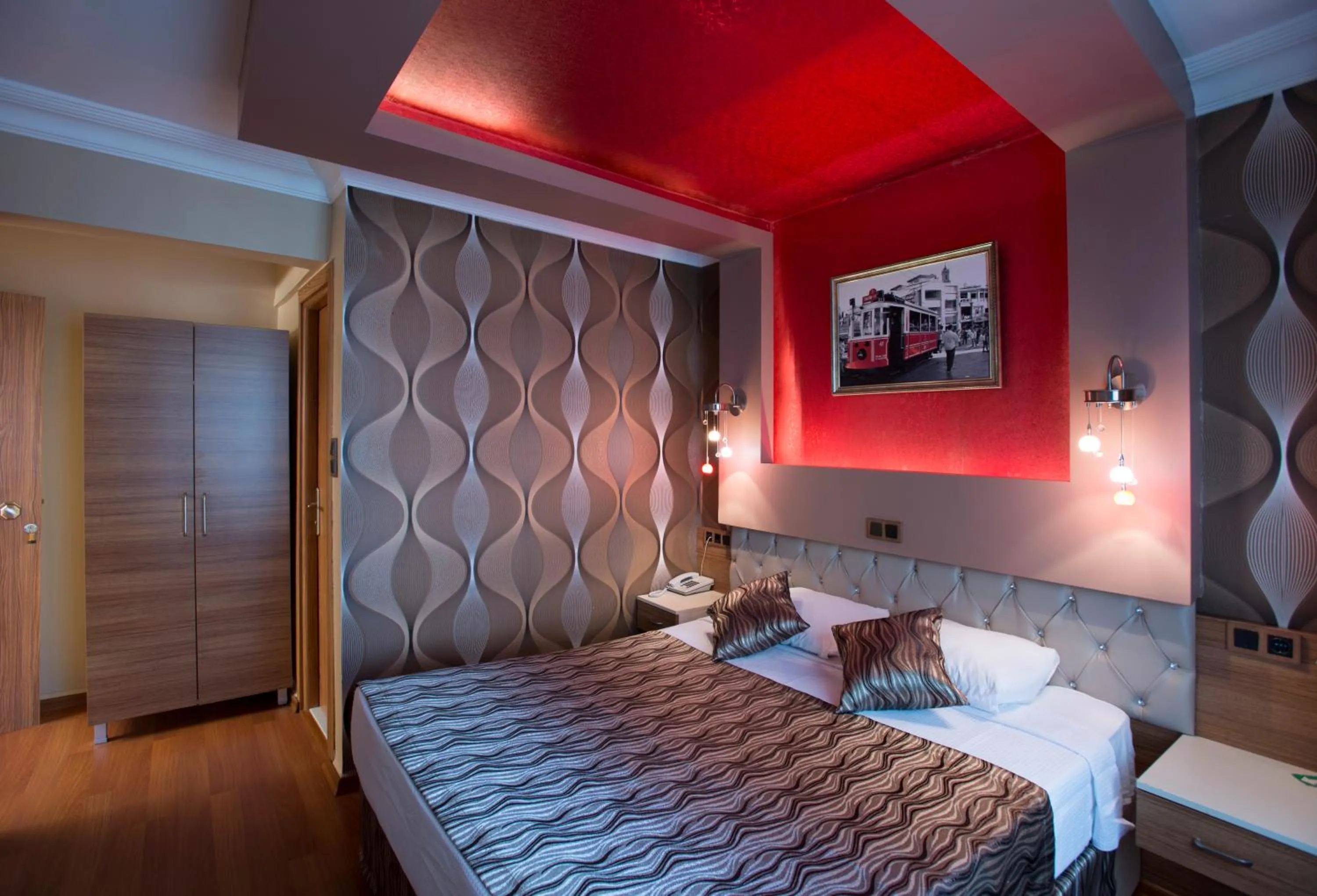 Photo of the whole room, Bed in Şirin Hotel