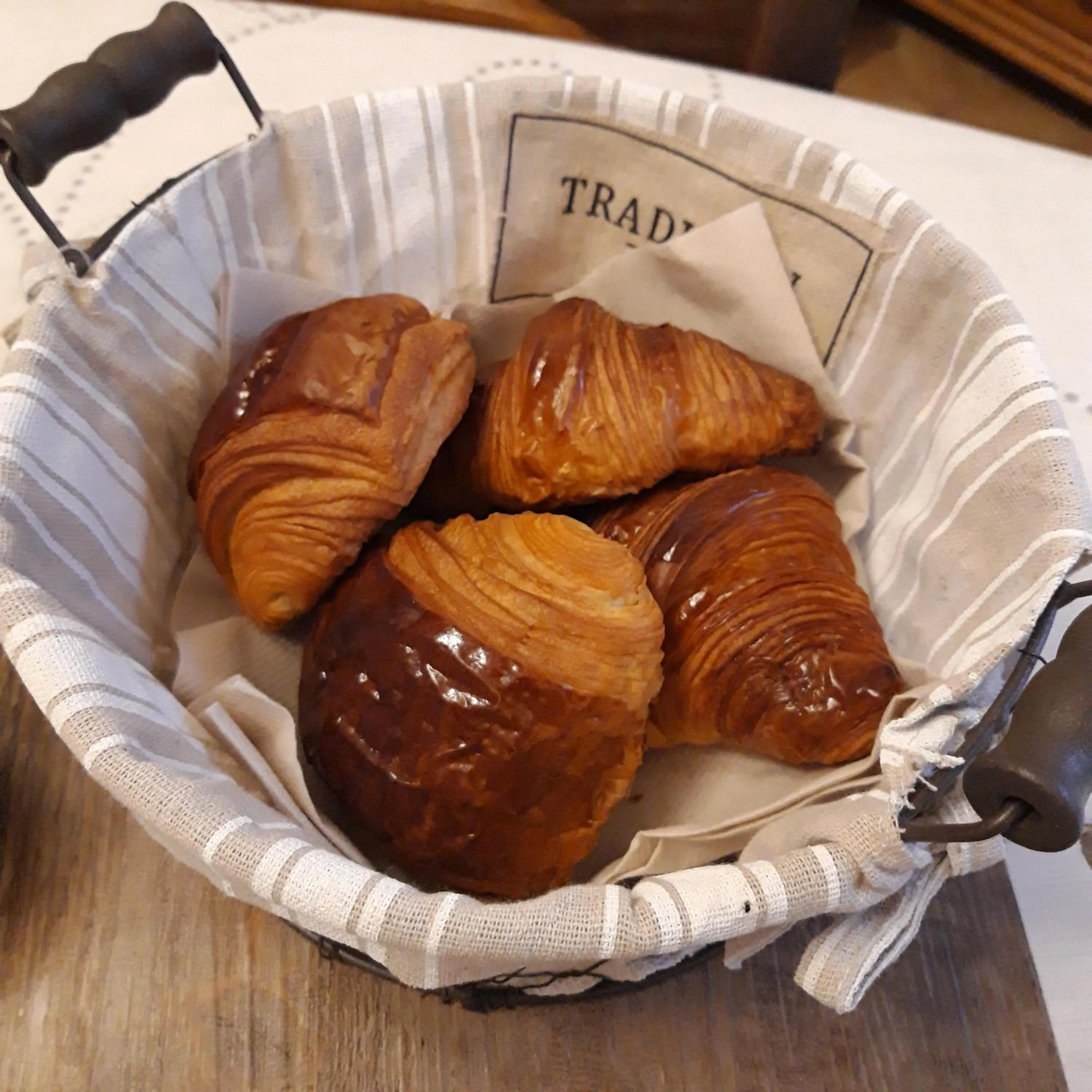 Breakfast in L'EDEN proche du Zoo de Beauval de Saint Aignan