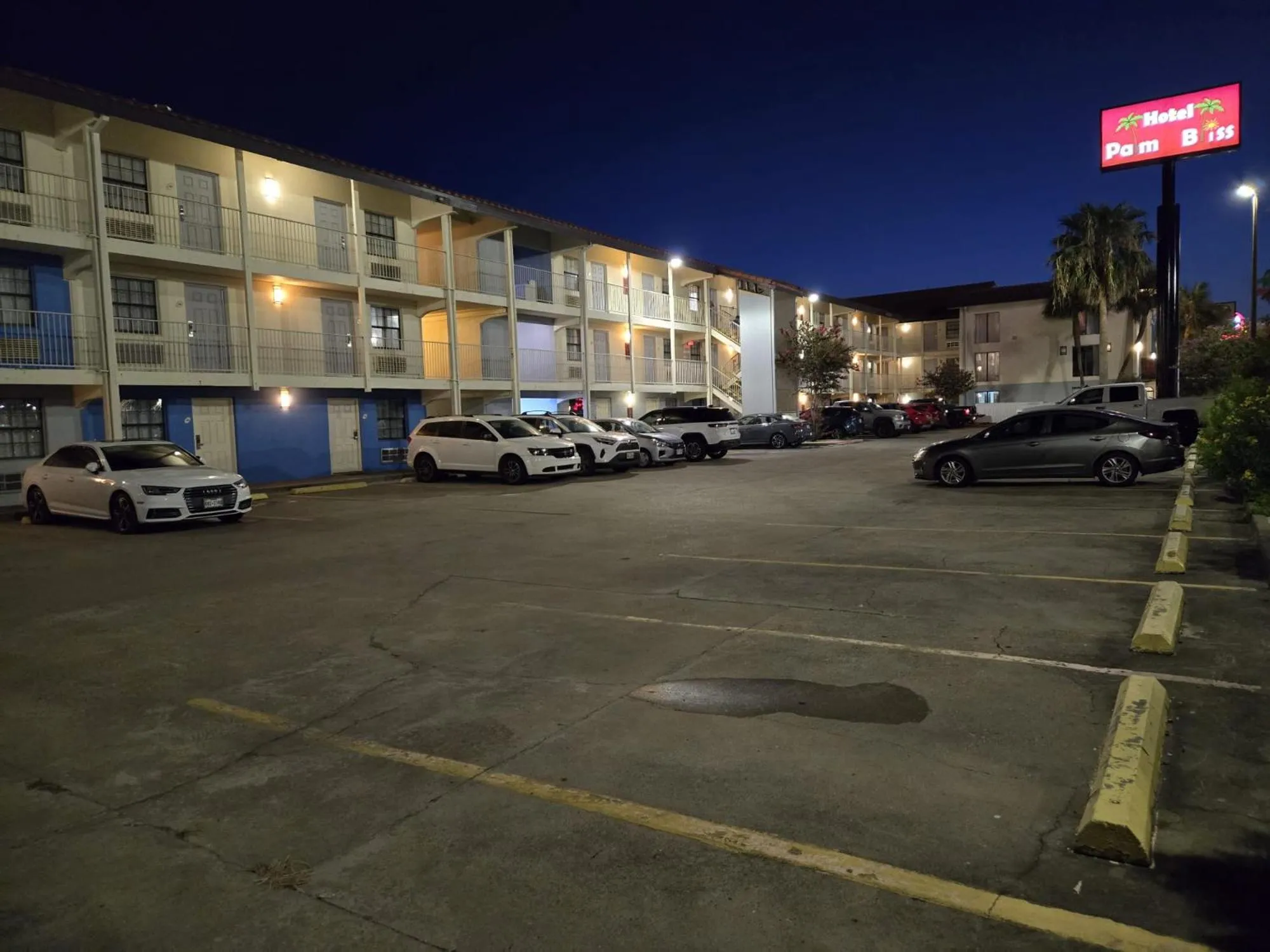 Property building in Hotel Palm Bliss Corpus Christi South