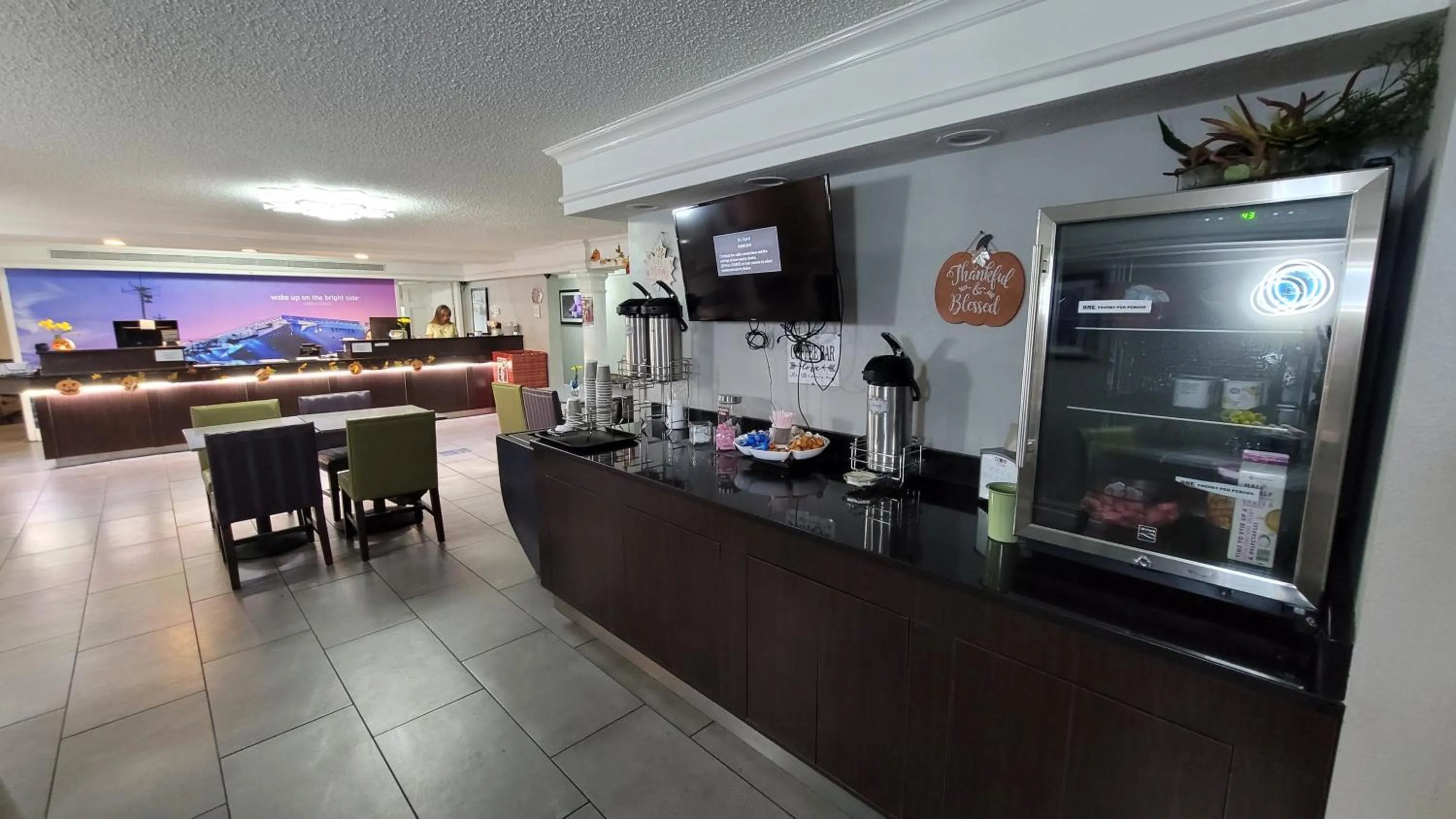 Restaurant/places to eat in Hotel Palm Bliss Corpus Christi South