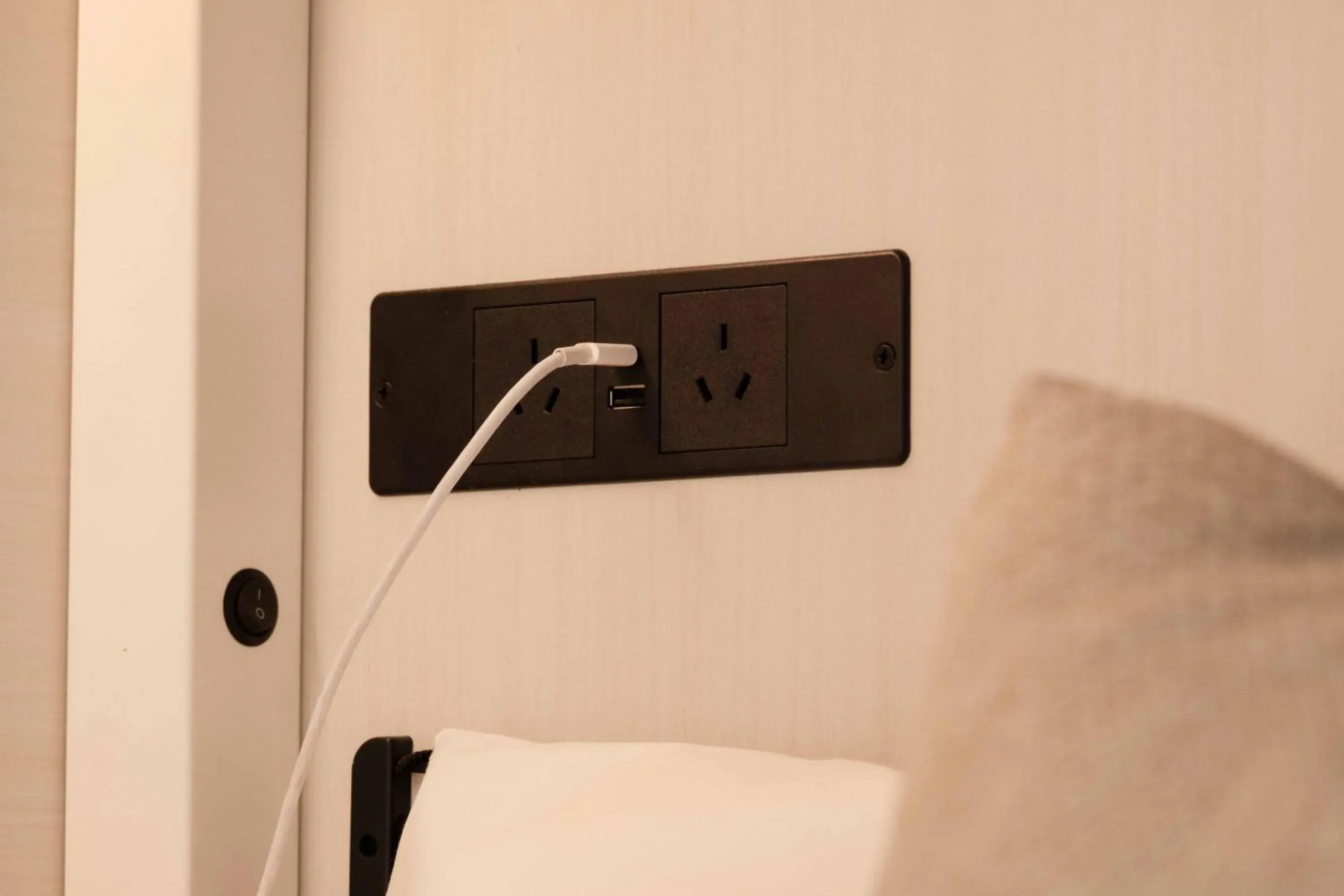 Bed in Superior 4 Bed Female Ensuite Dorm in Drifter Byron Bay Bed in Superior 4 Bed Female Ensuite Dorm in Drifter Byron Bay