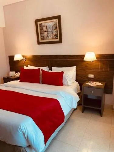 Bedroom, Bed in Globales Republica