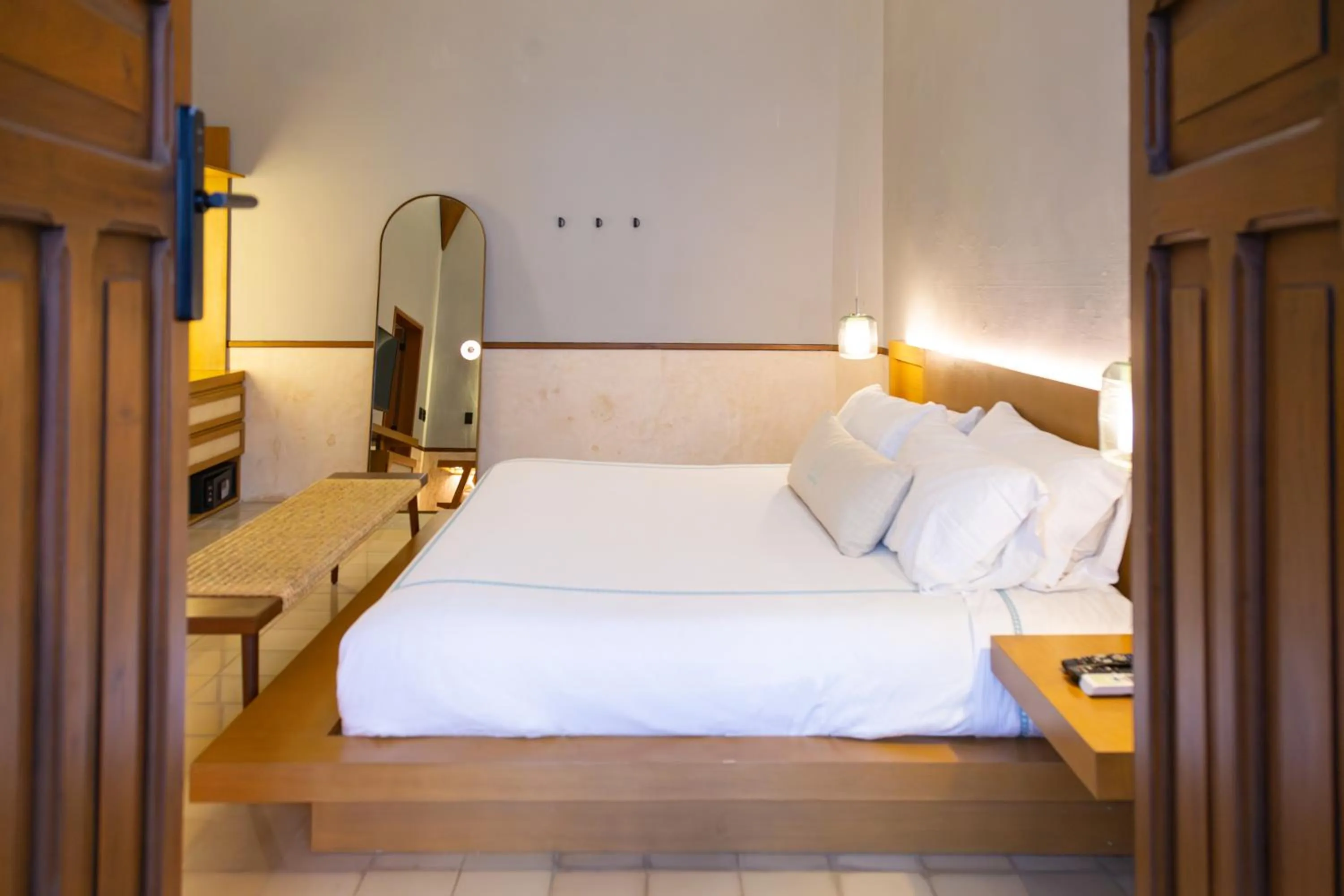 Photo of the whole room, Bed in DECU DOWNTOWN