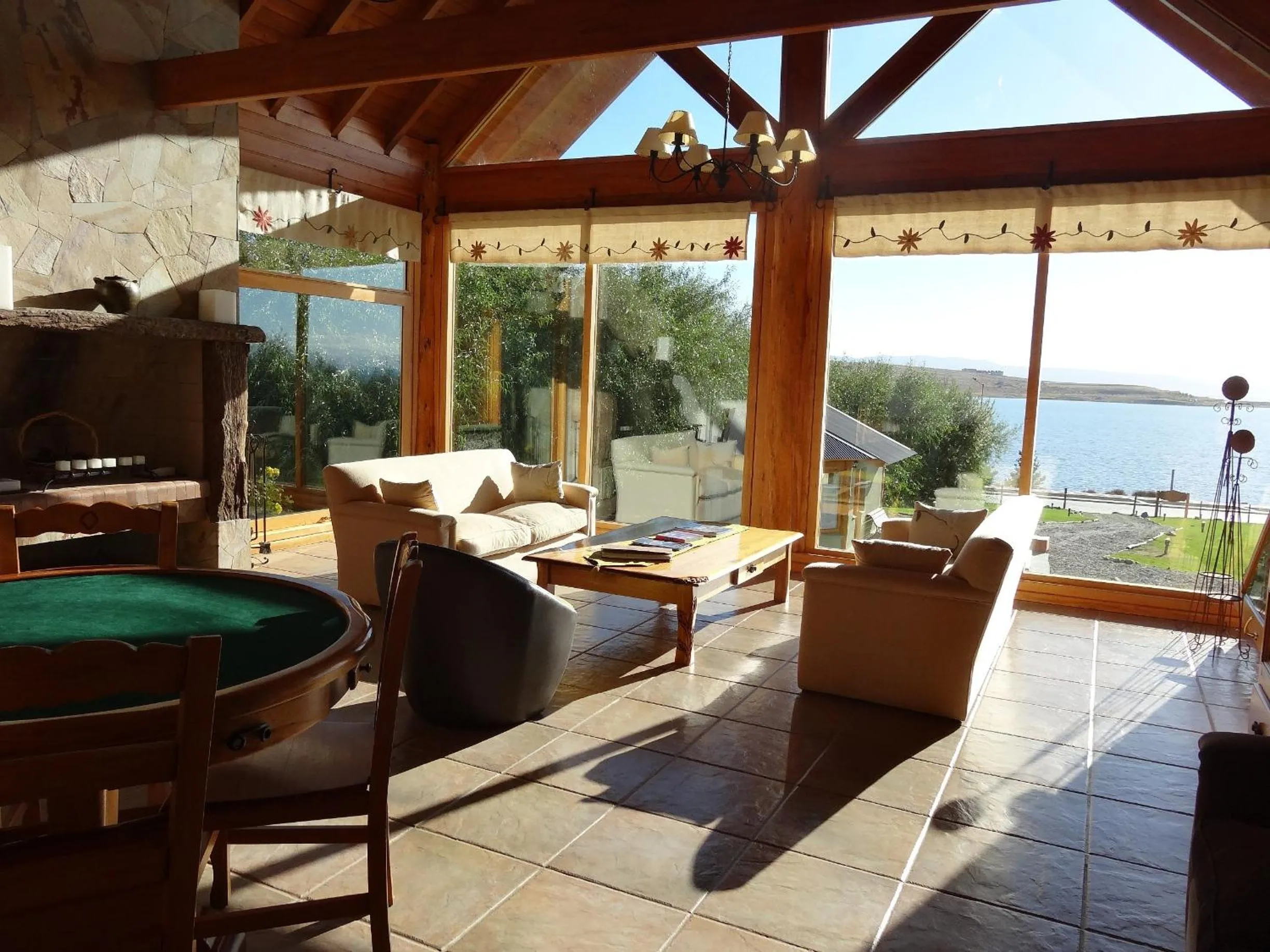 Lake view in Hosteria Los Hielos