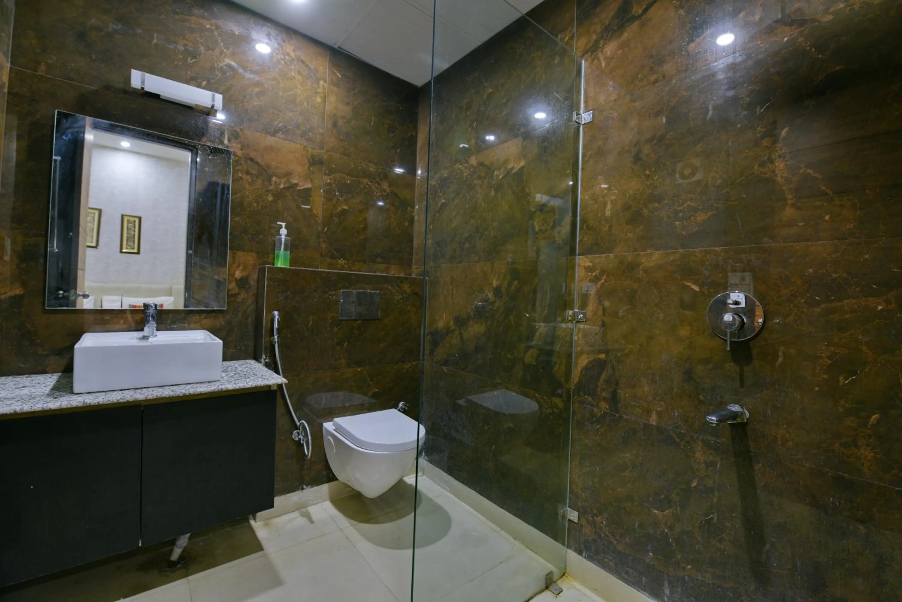 Bathroom in Hotel Fortune Inn By F9 Hotels