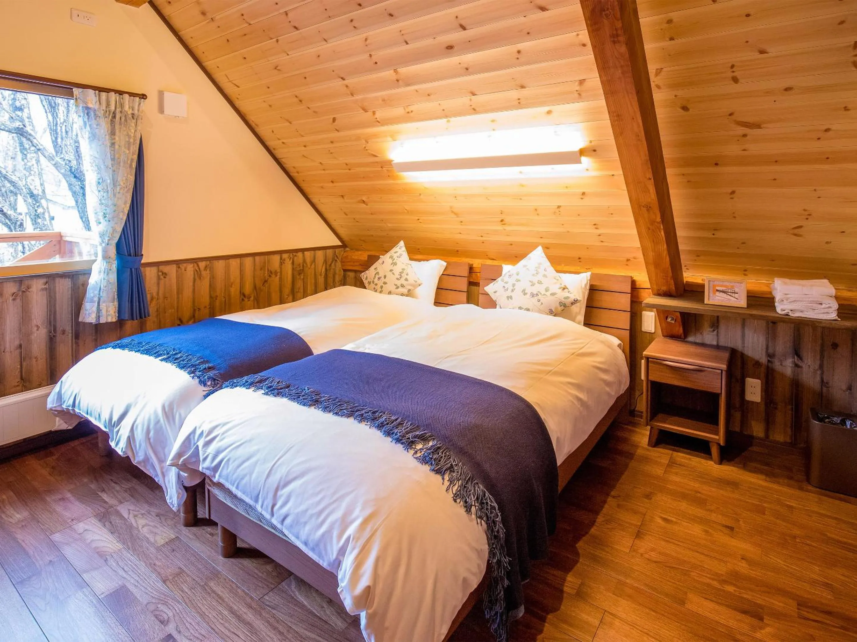 Bedroom, Bed in Kudo's Lodge