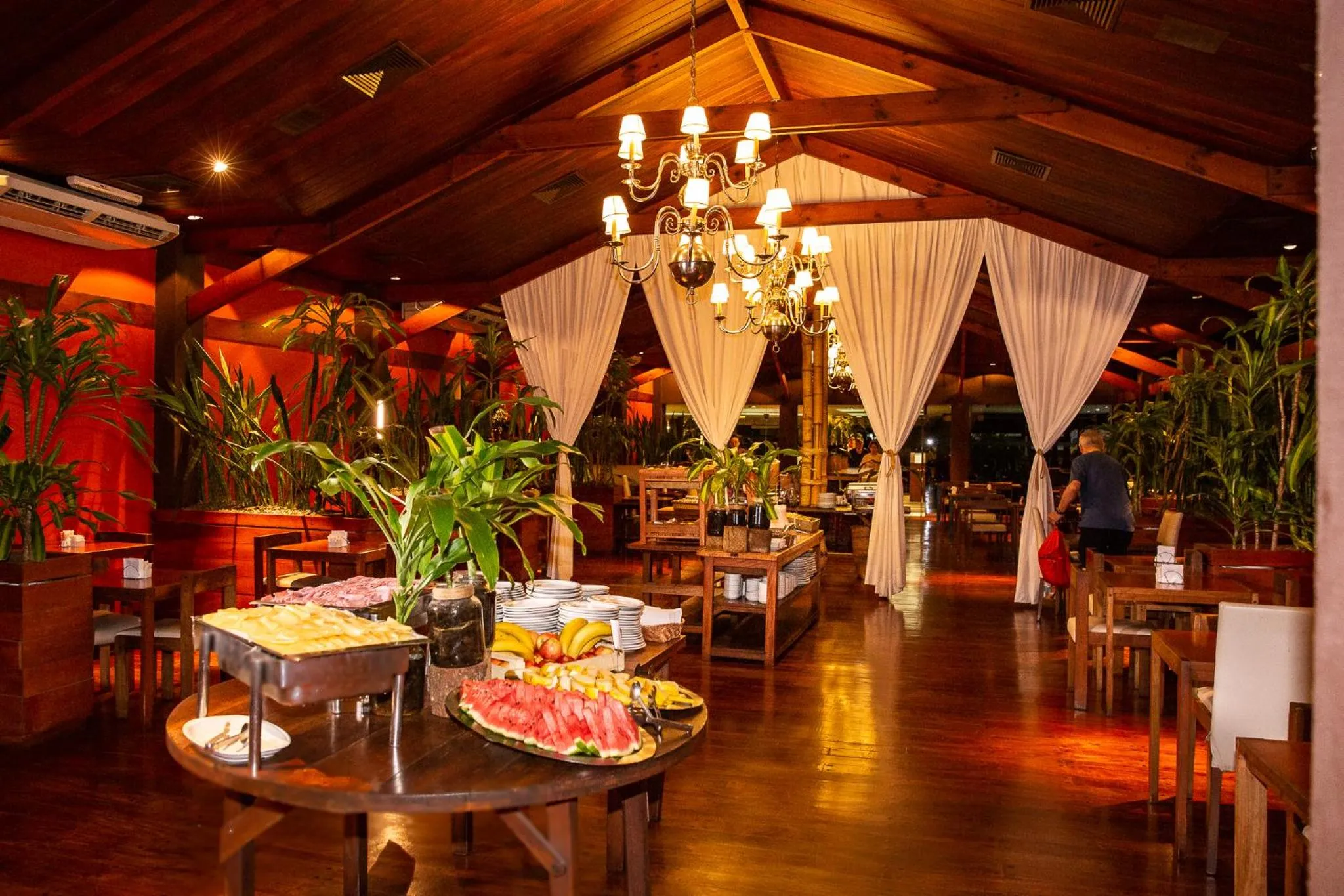 Buffet breakfast in Hotel Raices Esturion