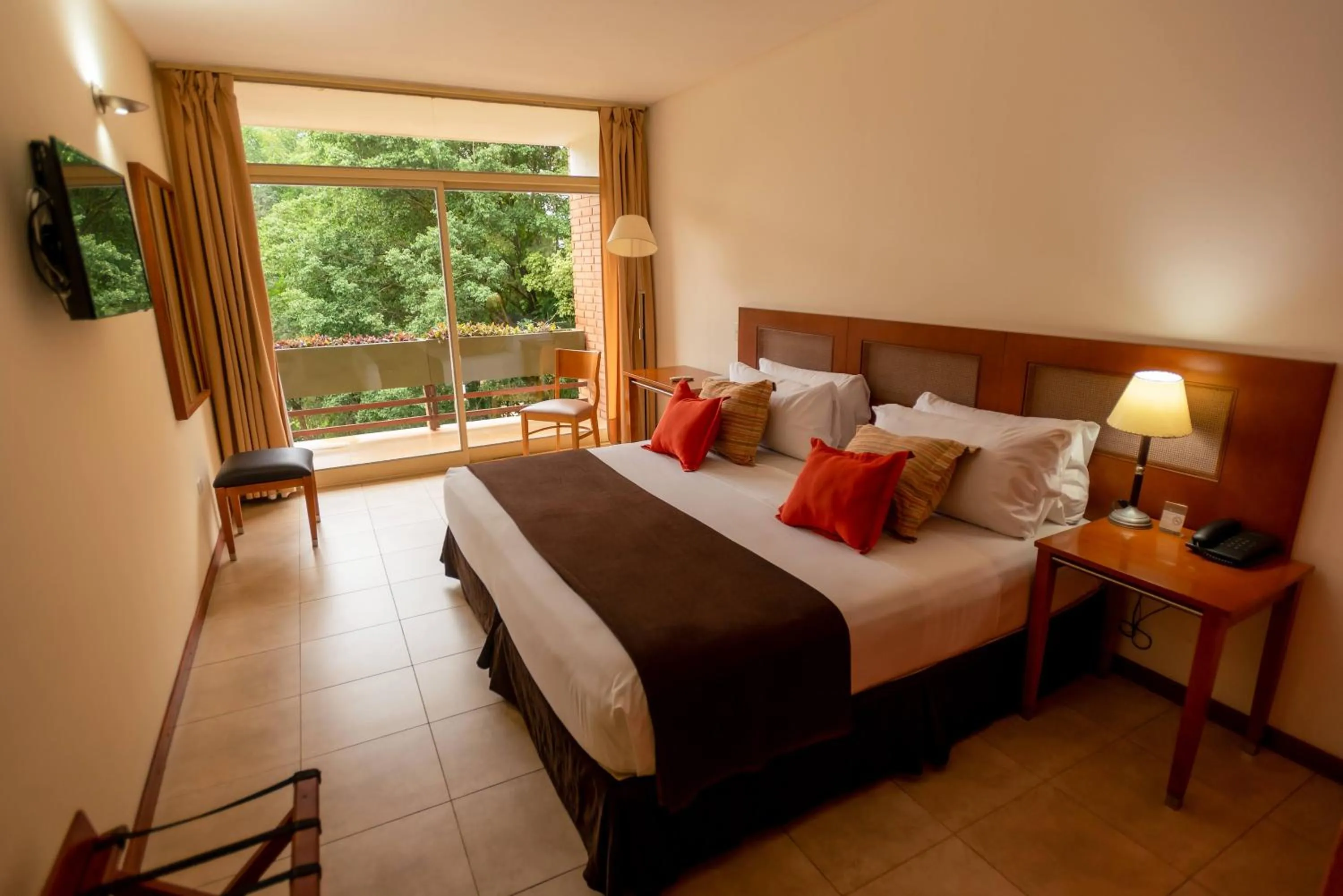 Bedroom, Bed in Hotel Raices Esturion