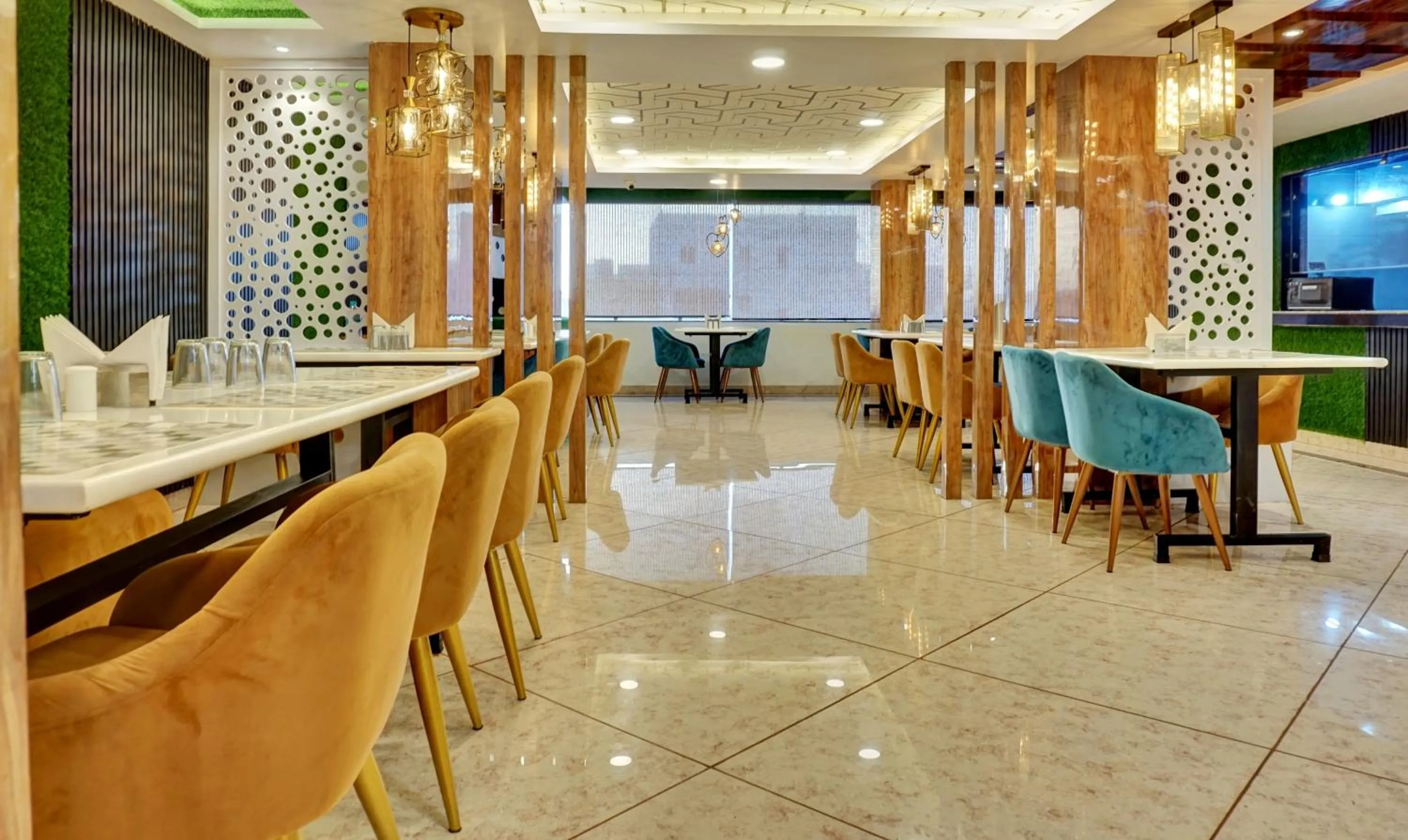 Restaurant/places to eat in Hotel Prem Residency