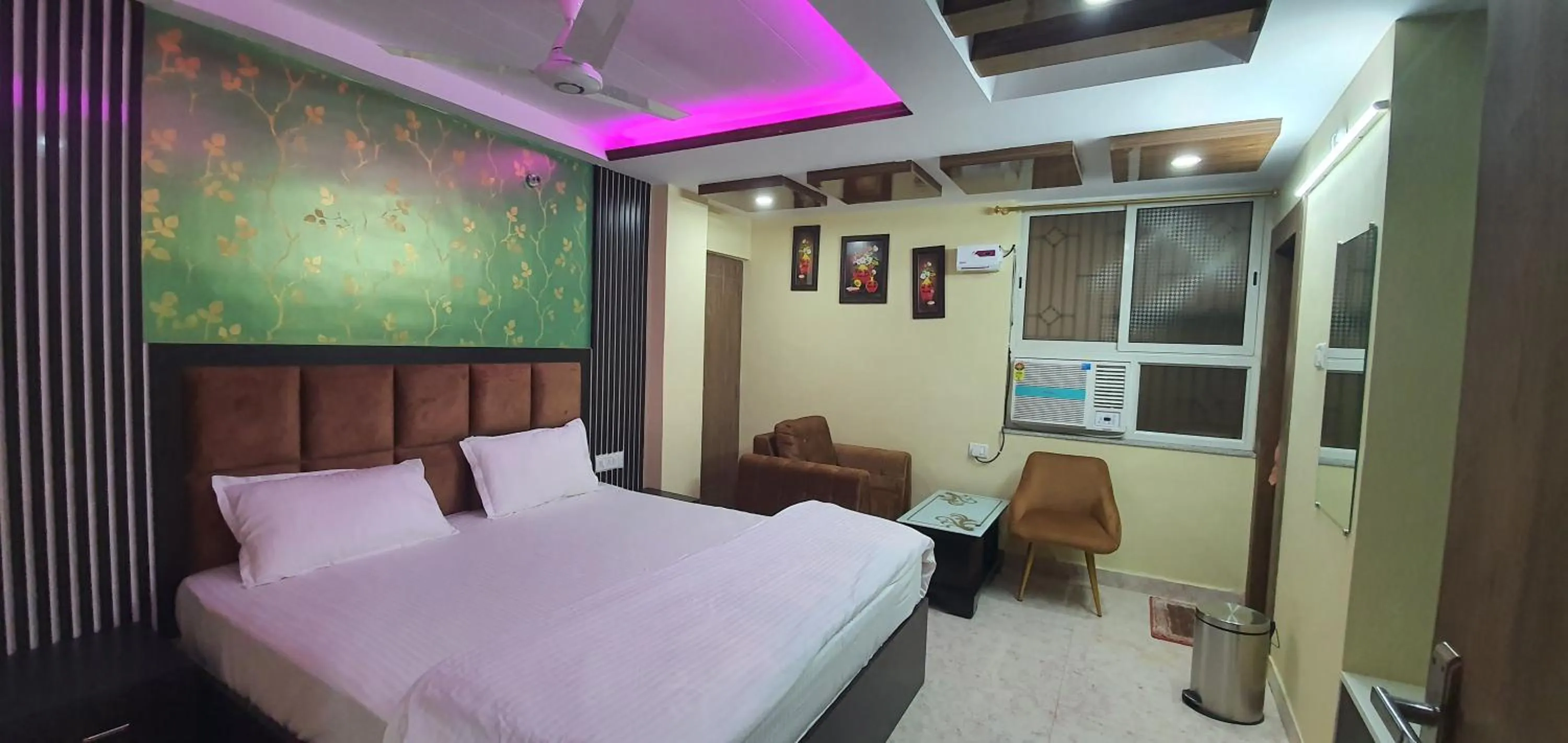 TV and multimedia, Bed in Hotel Prem Residency
