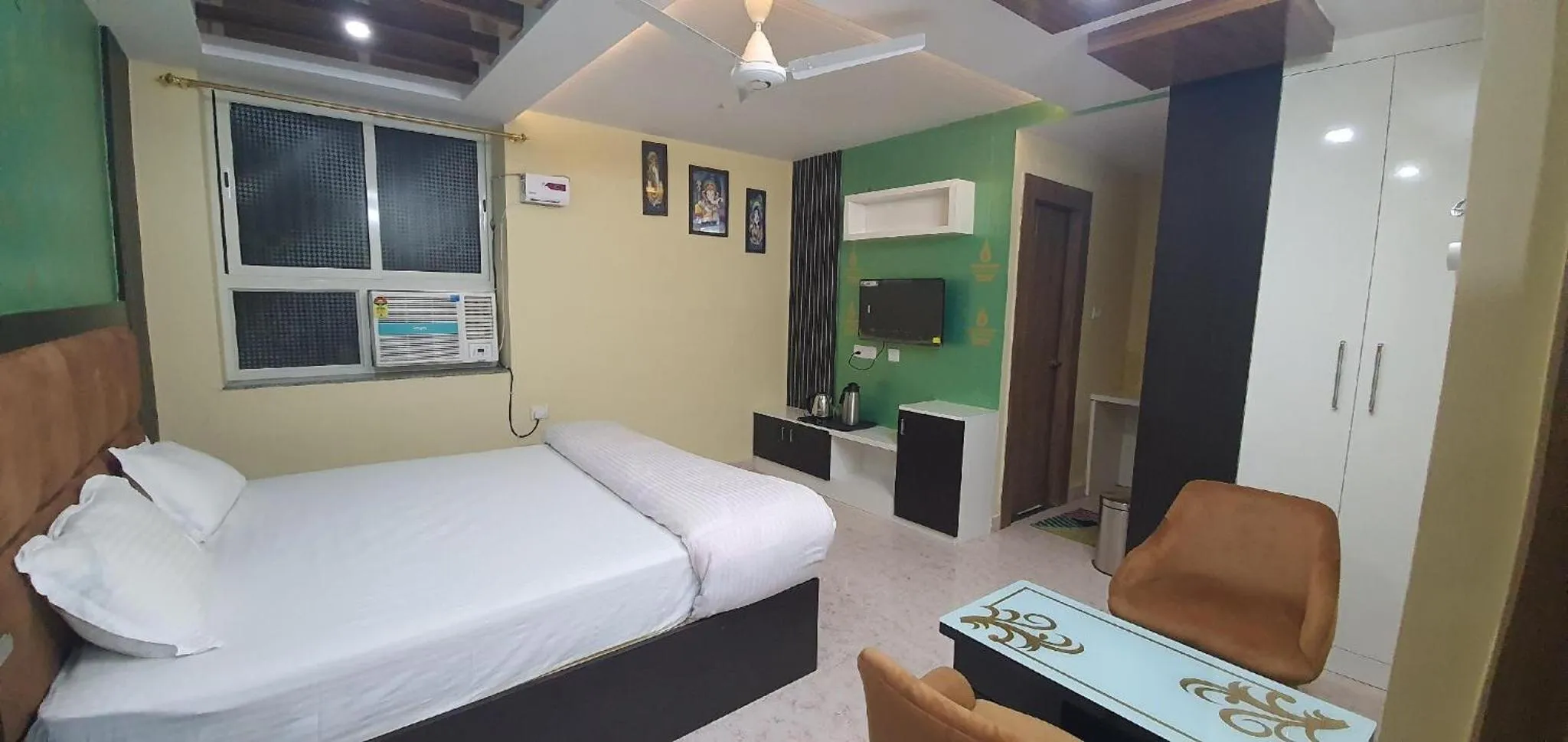 Bed in Hotel Prem Residency