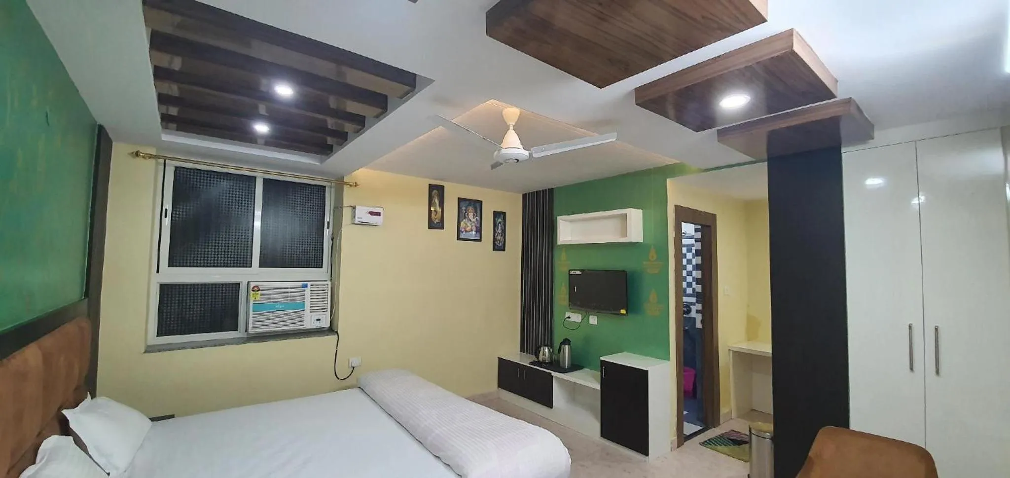 Bed in Hotel Prem Residency