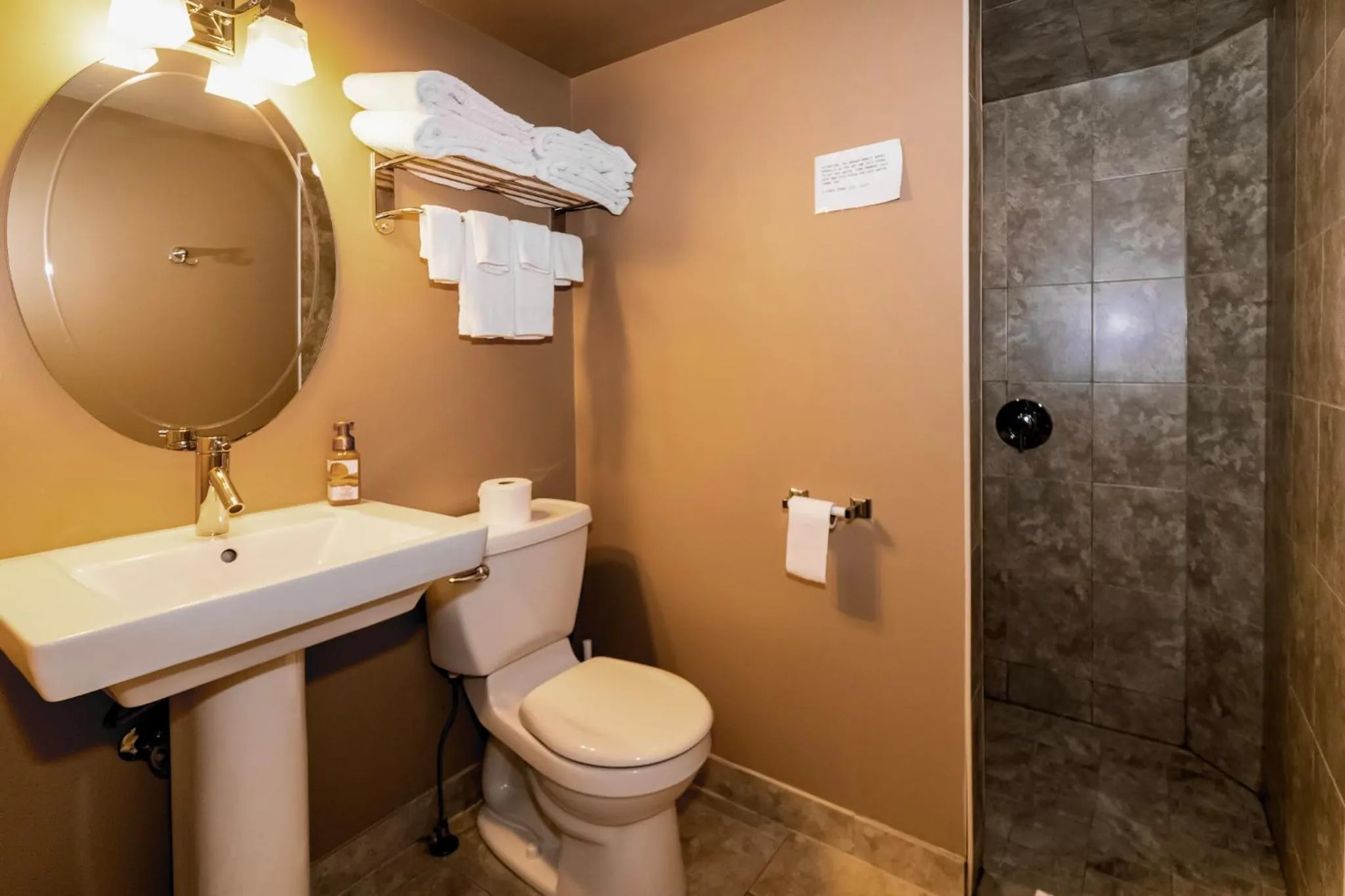 3 Pines Lodge Muskoka