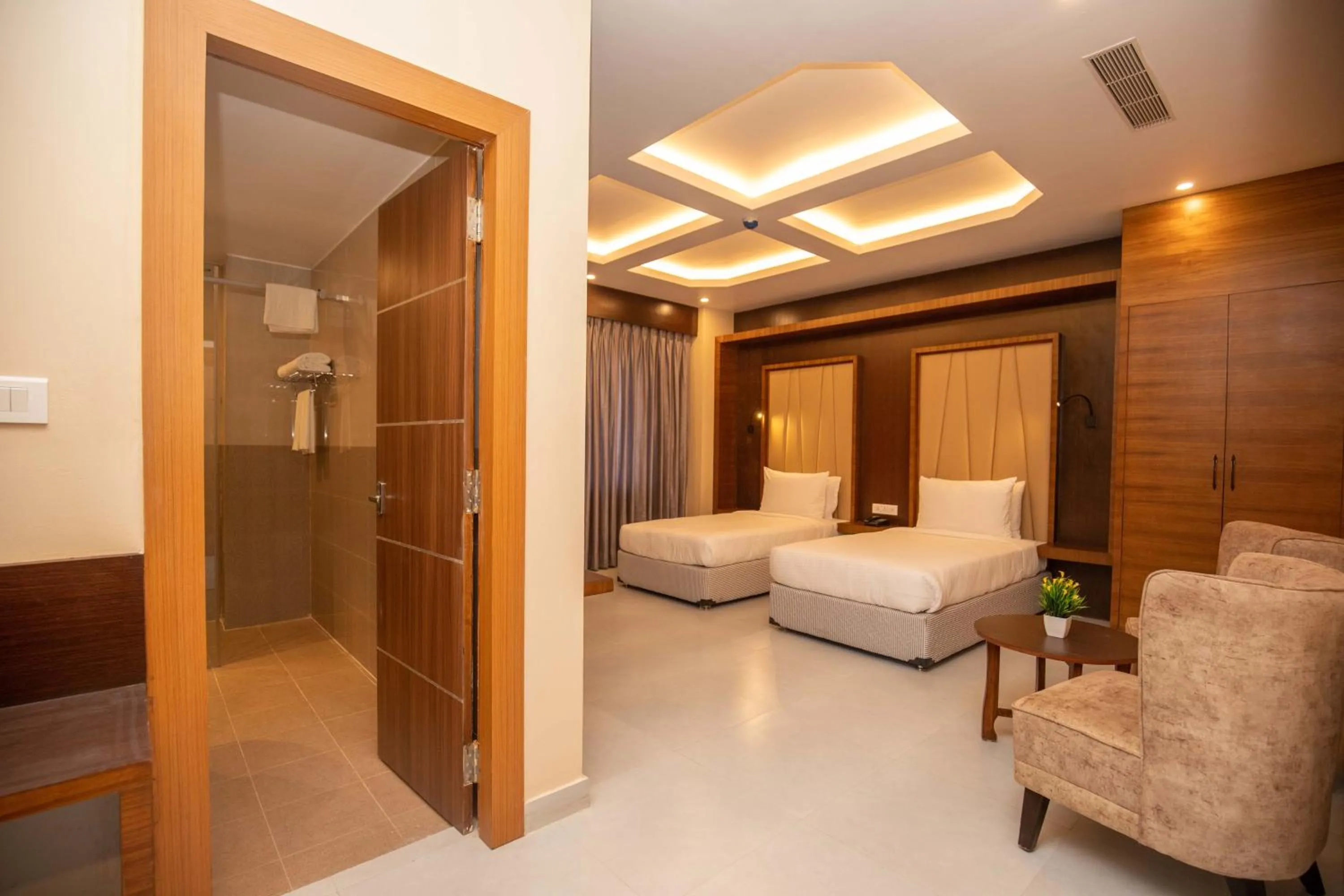 Photo of the whole room, Bed in Hotel Palm International