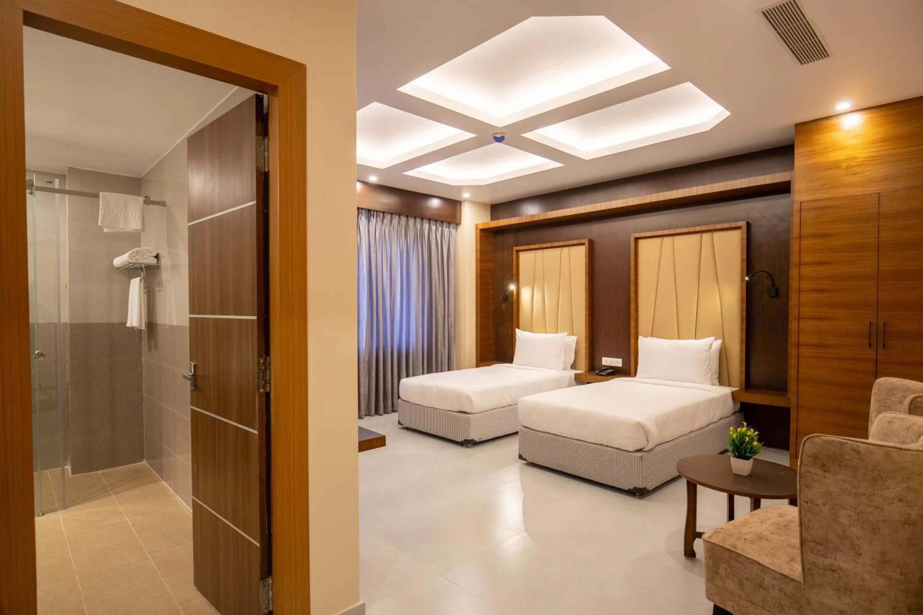 Photo of the whole room, Bed in Hotel Palm International