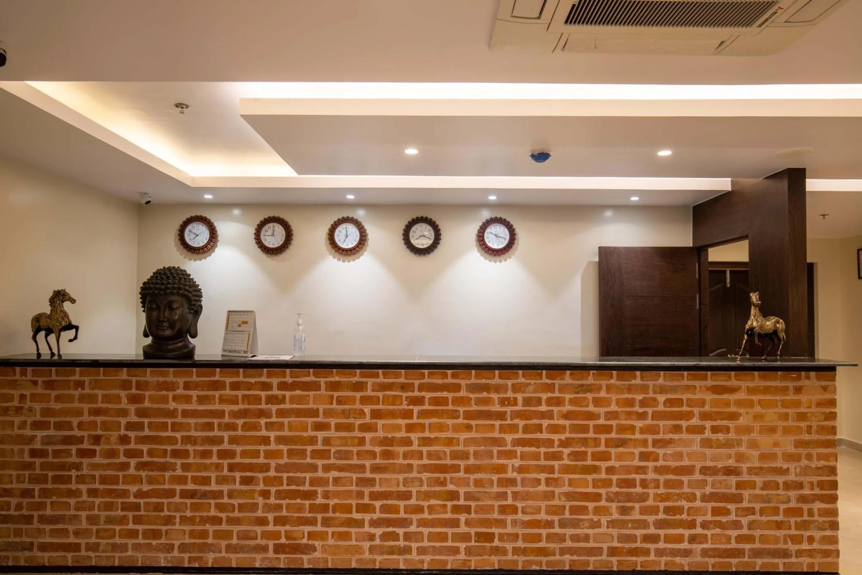 Lobby or reception in Hotel Palm International