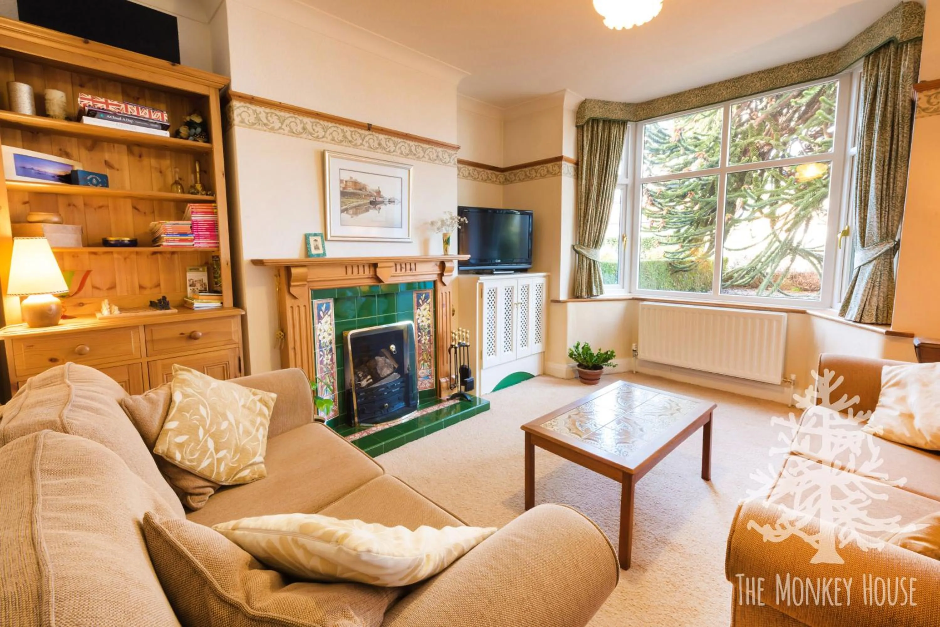 Communal lounge/ TV room in The Monkey House B&B