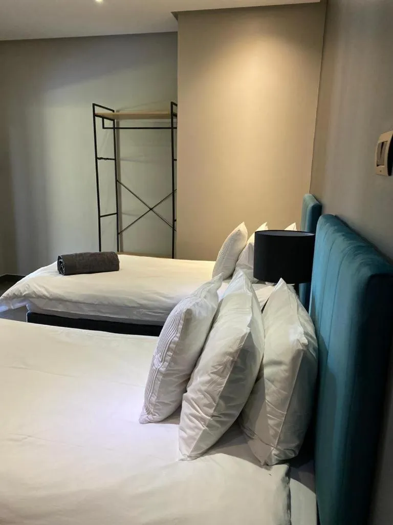 Photo of the whole room, Bed in The Raz