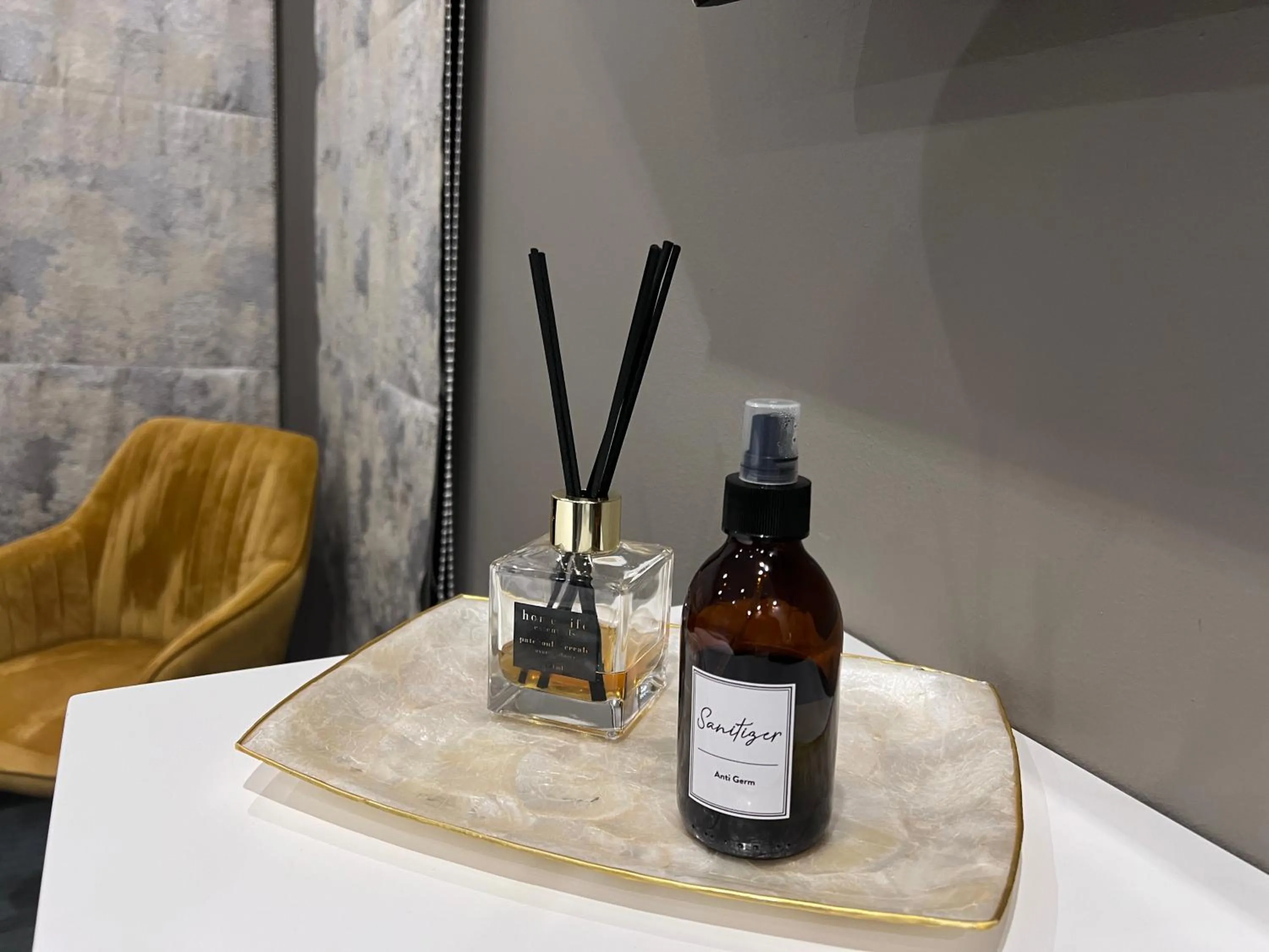 Decorative detail in The Raz