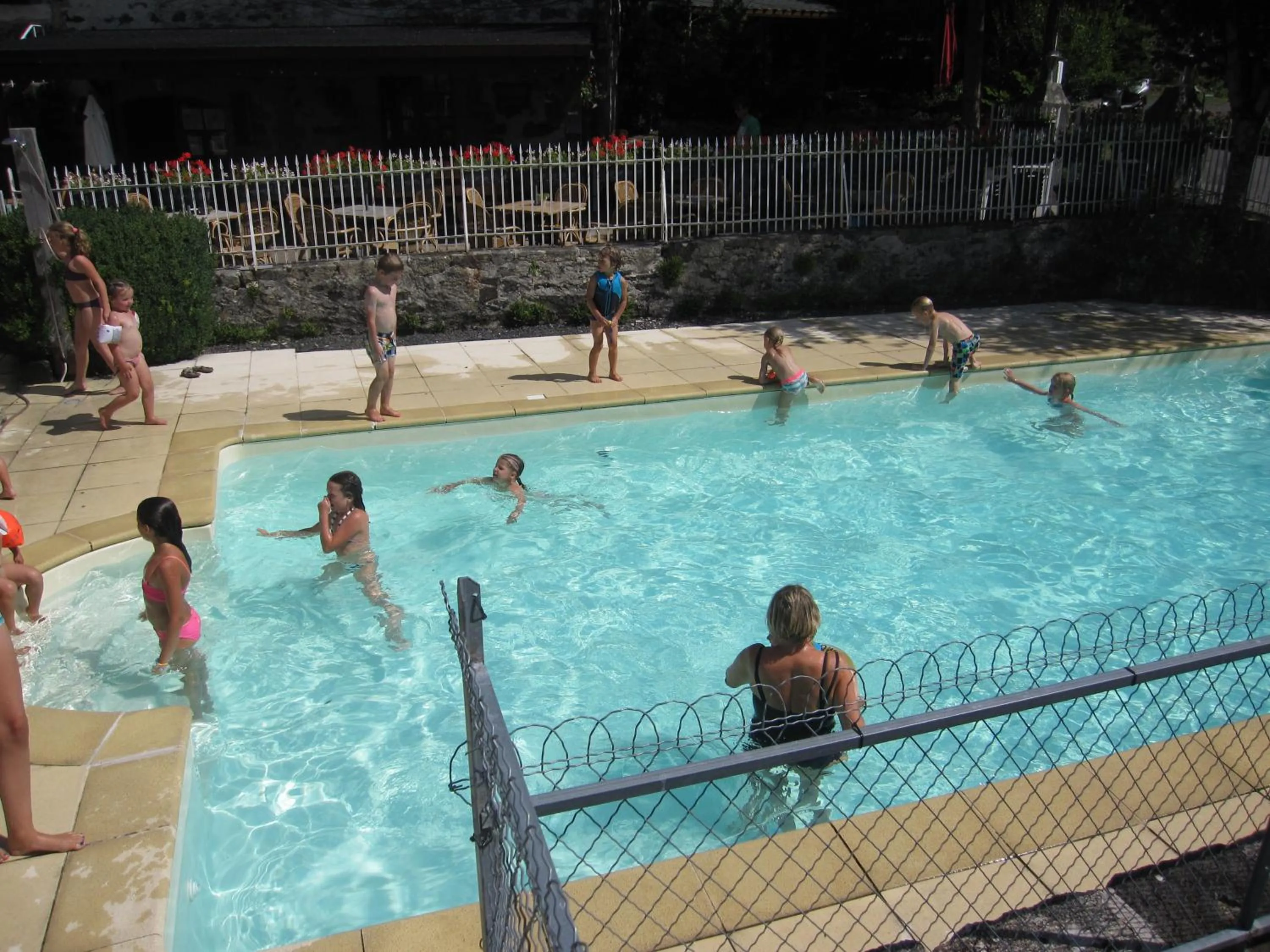 Swimming pool in Le clos de Banes