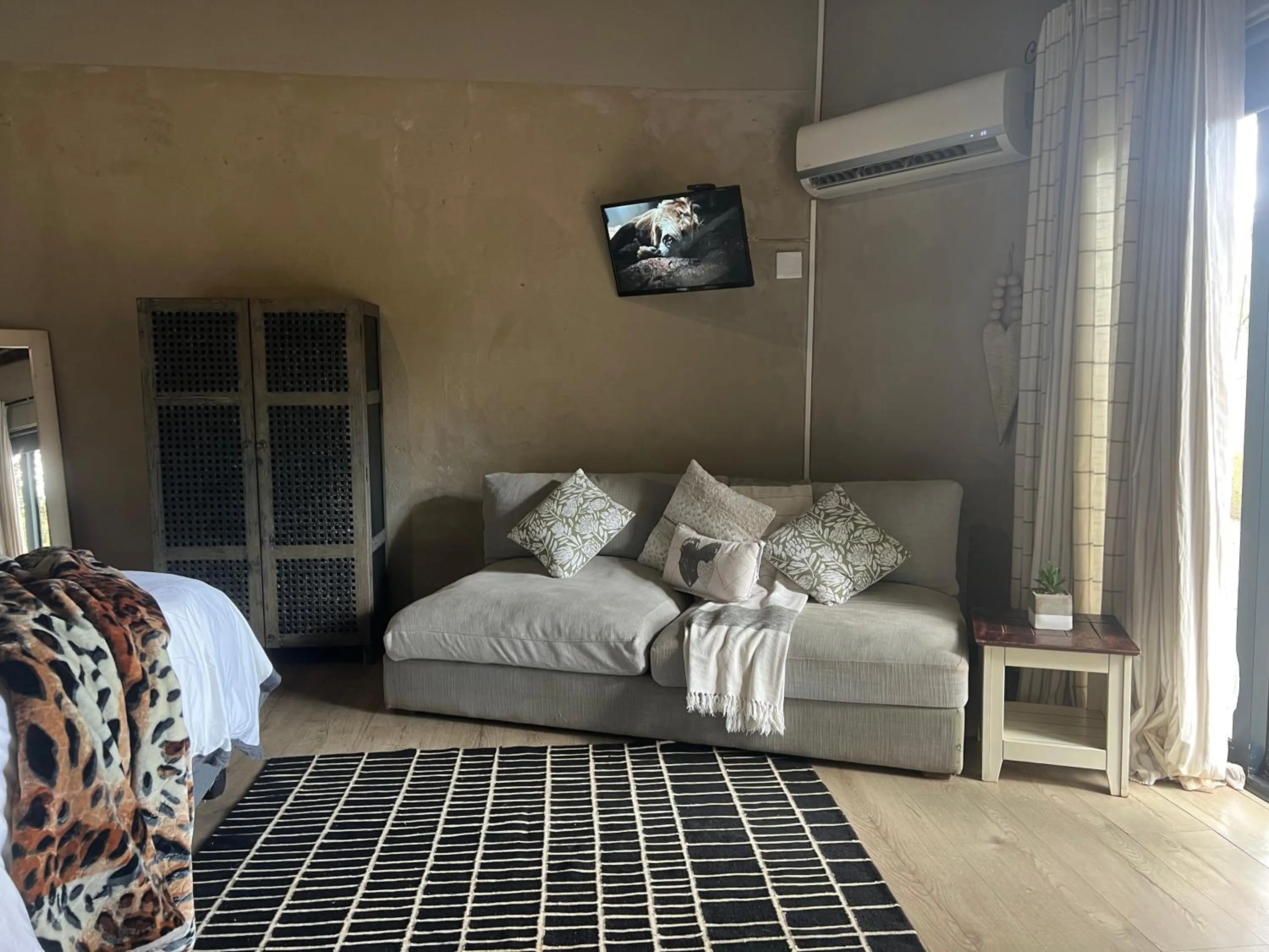 Bedroom, Bed in Simba Safaris African Pride Exotic Lodge