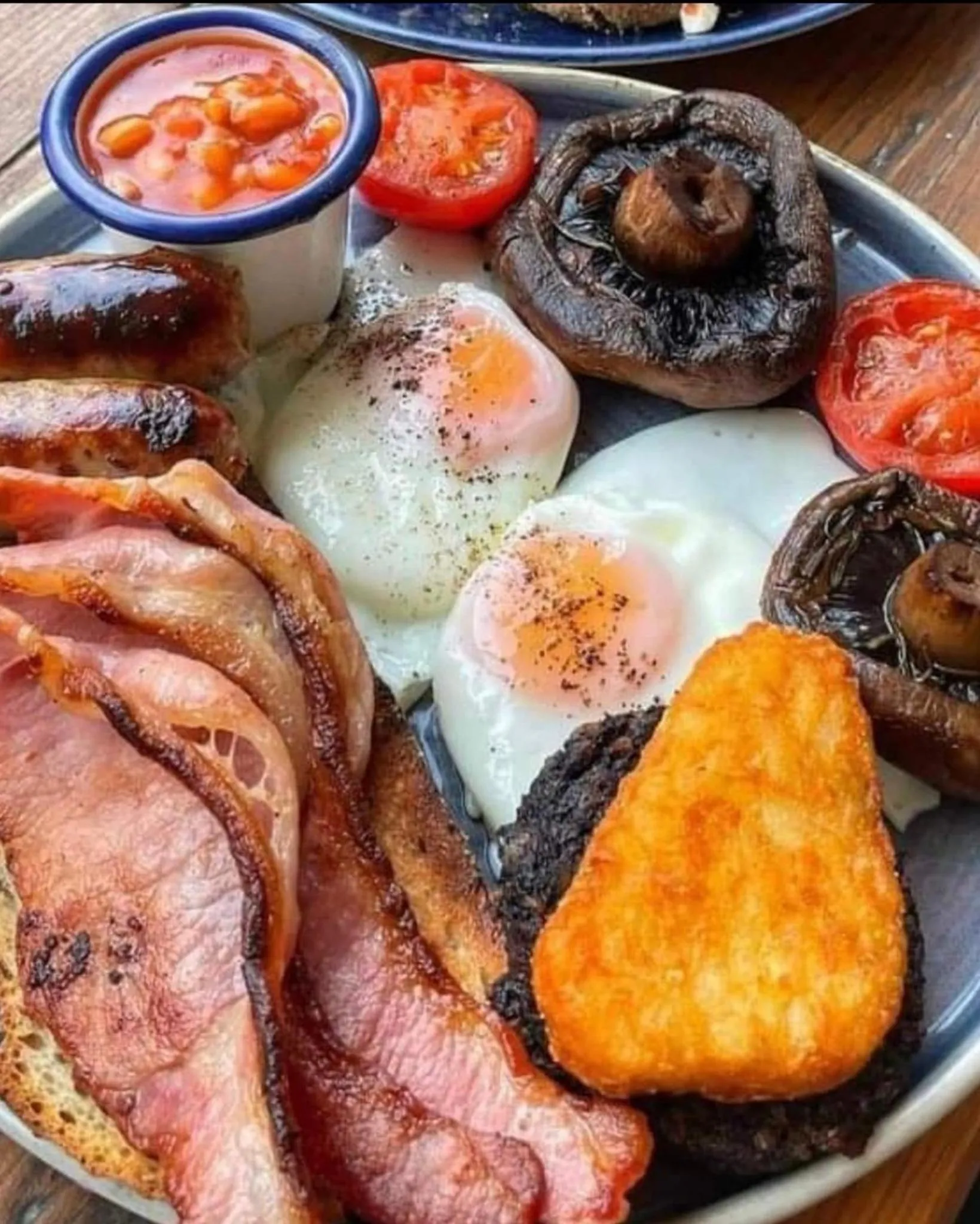 Breakfast in Simba Safaris African Pride Exotic Lodge