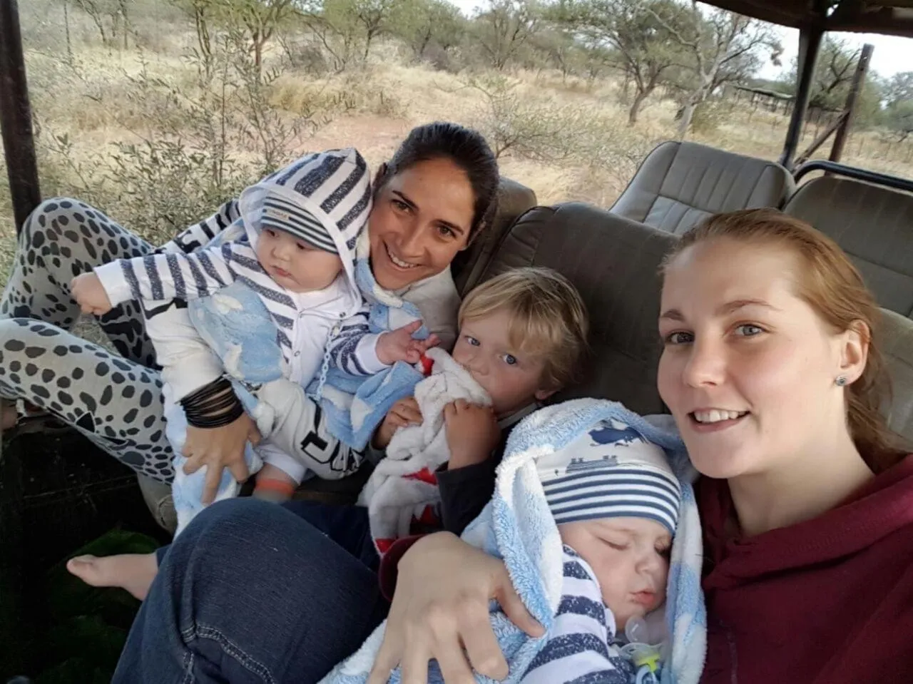 group of guests in Simba Safaris African Pride Exotic Lodge