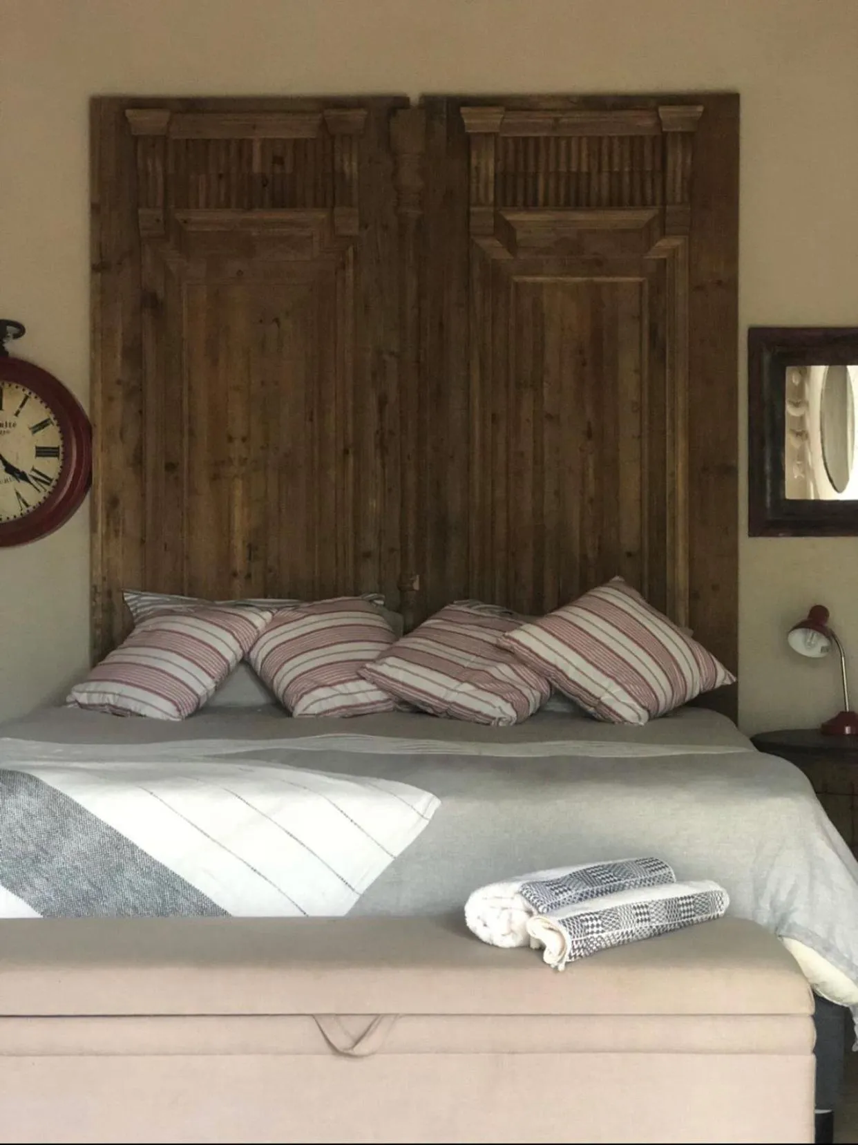 Bed in Simba Safaris African Pride Exotic Lodge