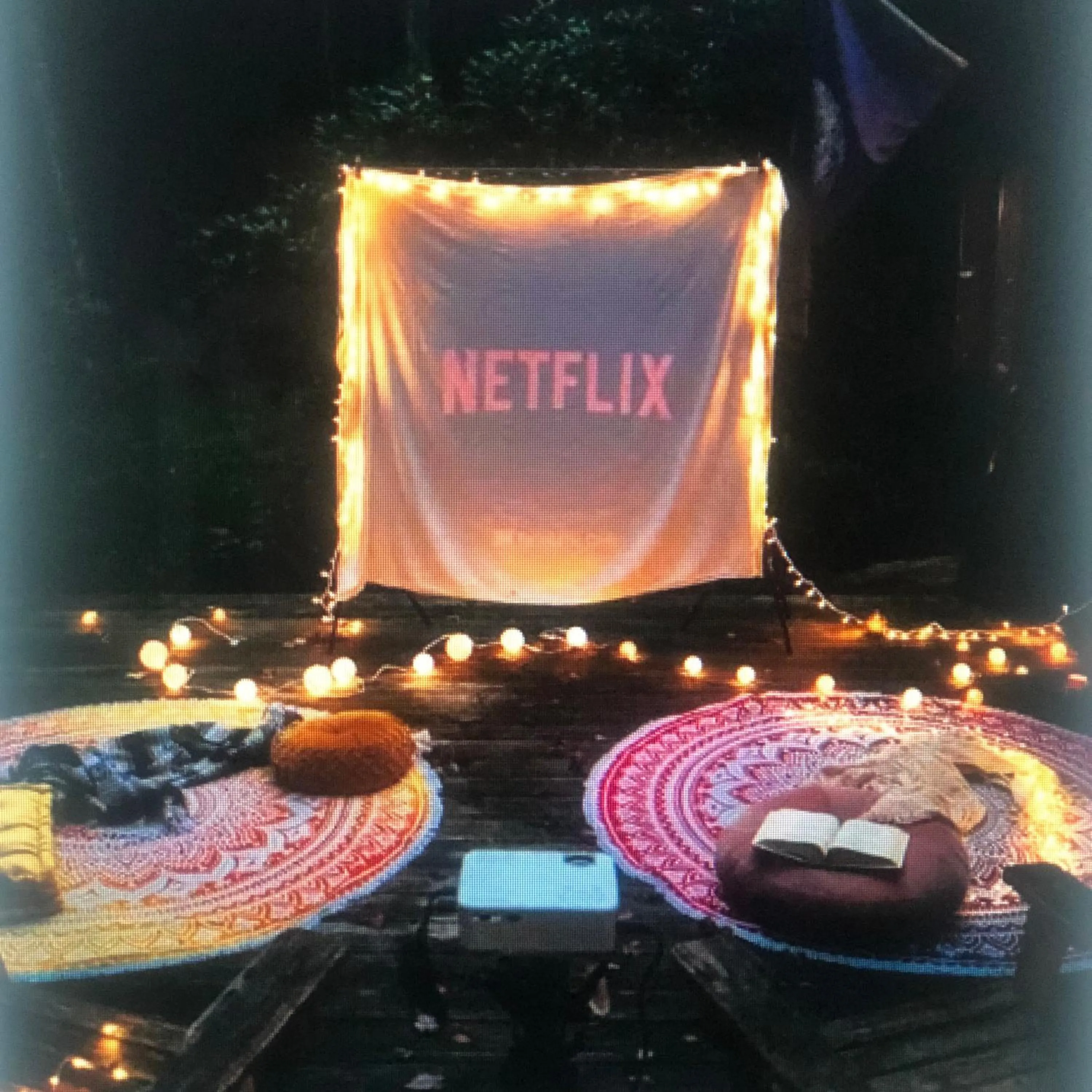 Evening entertainment in Simba Safaris African Pride Exotic Lodge