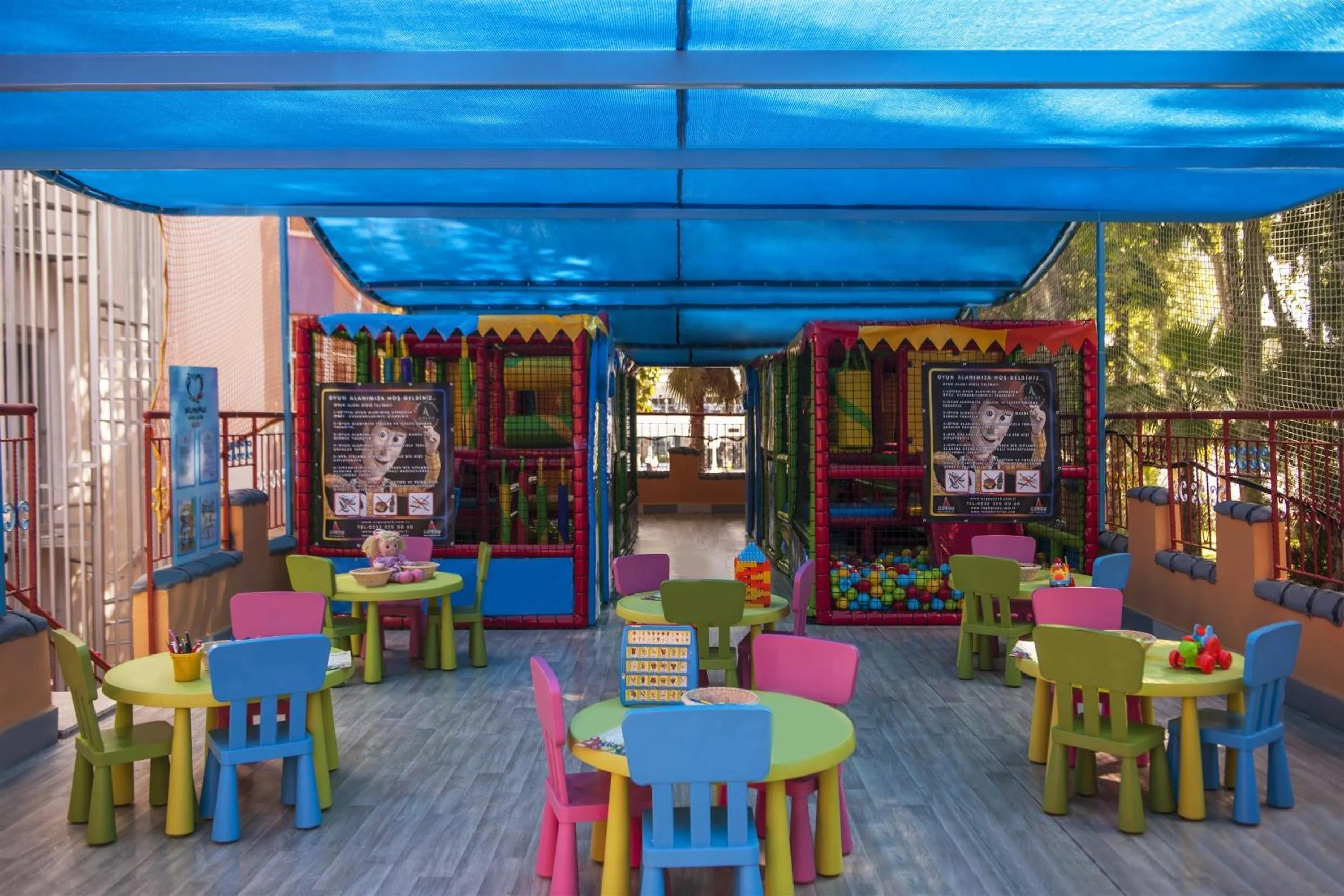 Children play ground in Botanik Platinum Hotel