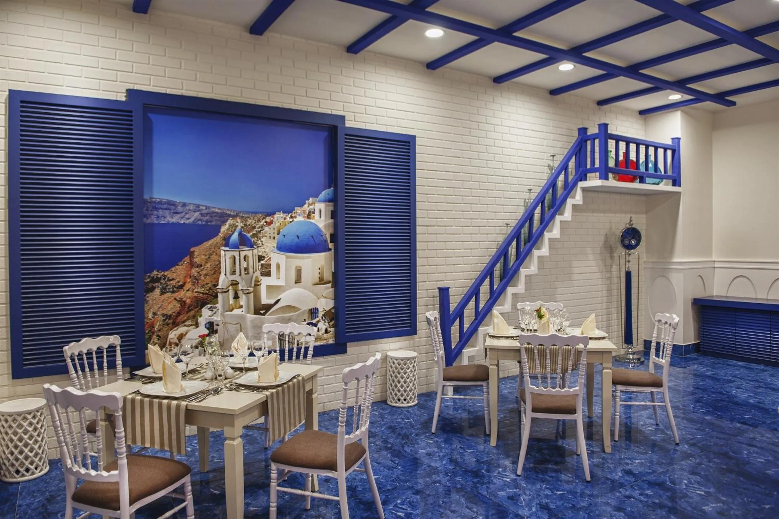 Restaurant/places to eat in Botanik Platinum Hotel