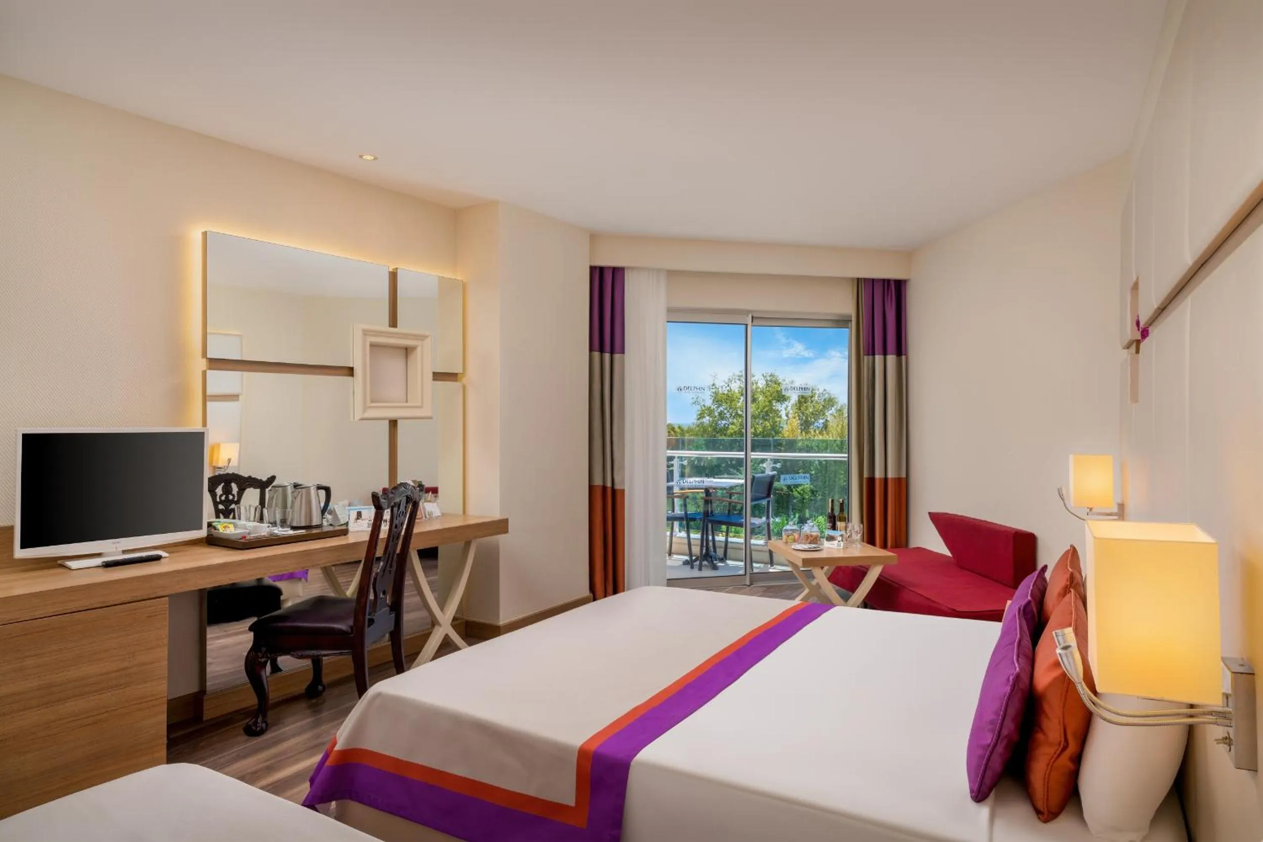 Photo of the whole room, Bed in Botanik Platinum Hotel