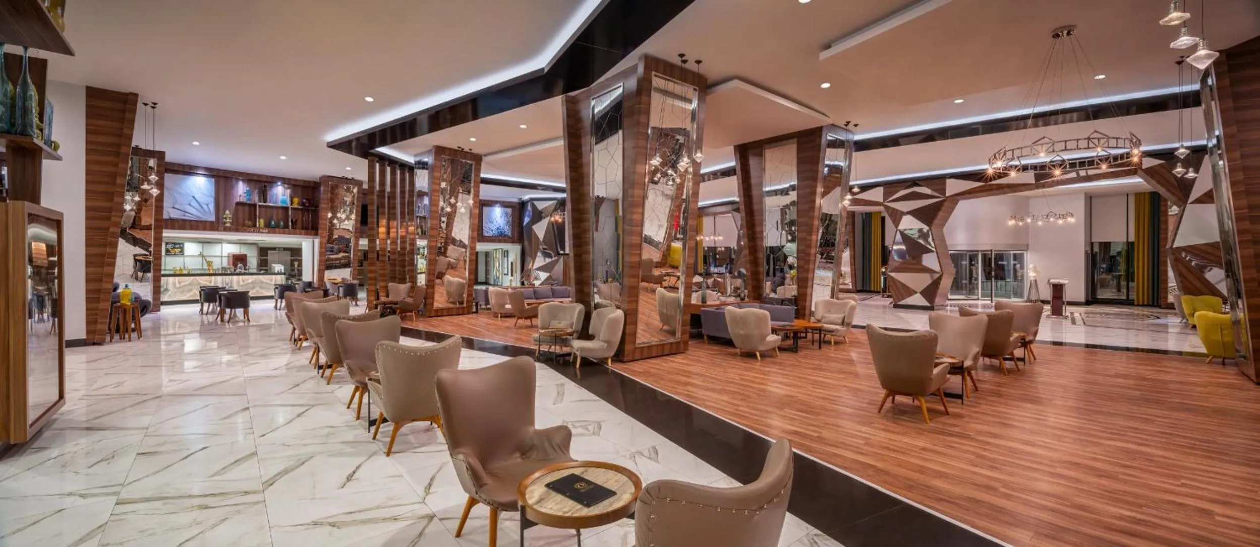 Lobby or reception in Botanik Platinum Hotel