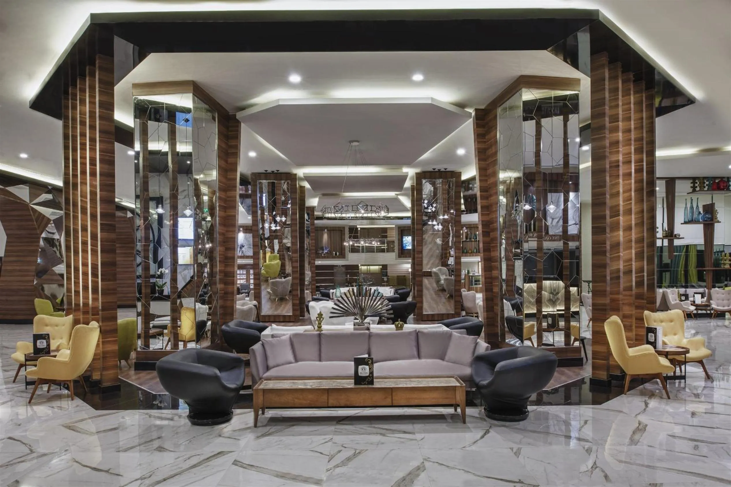 Lobby or reception in Botanik Platinum Hotel