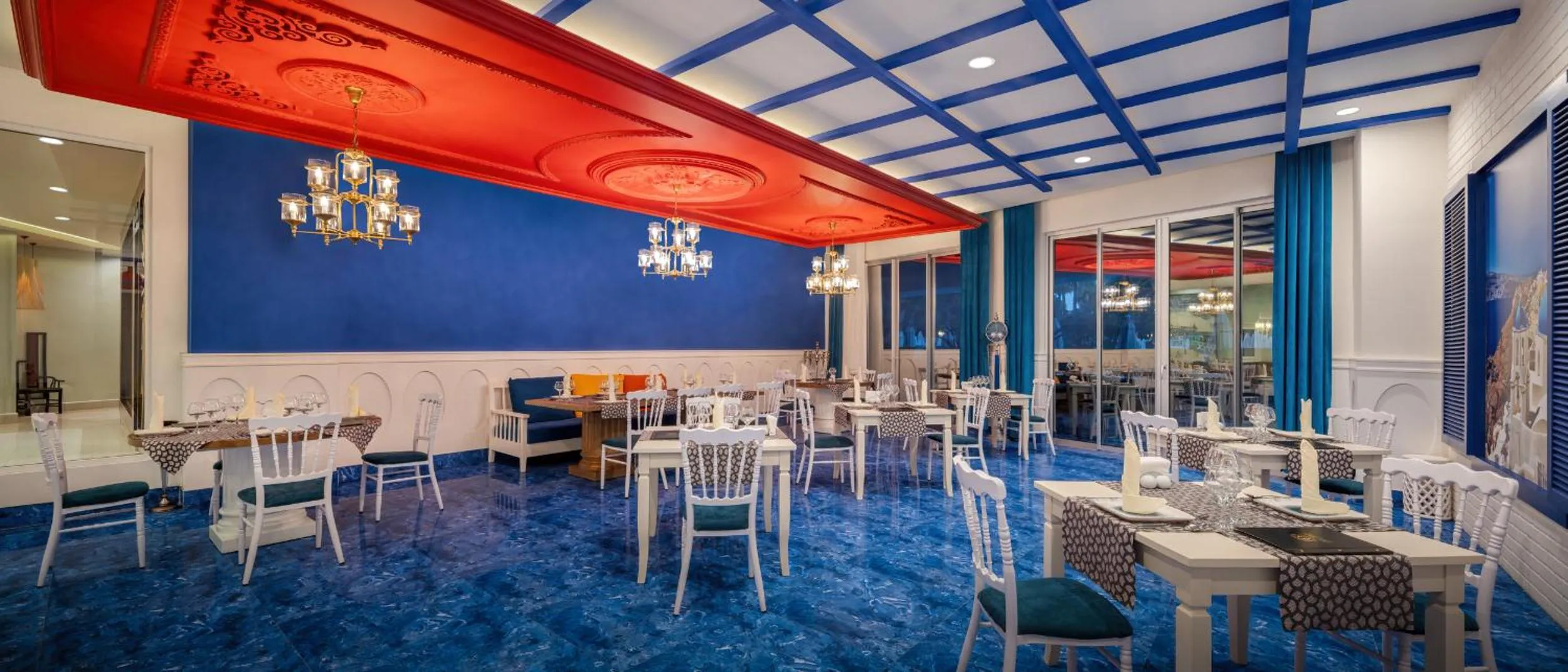 Restaurant/places to eat in Botanik Platinum Hotel