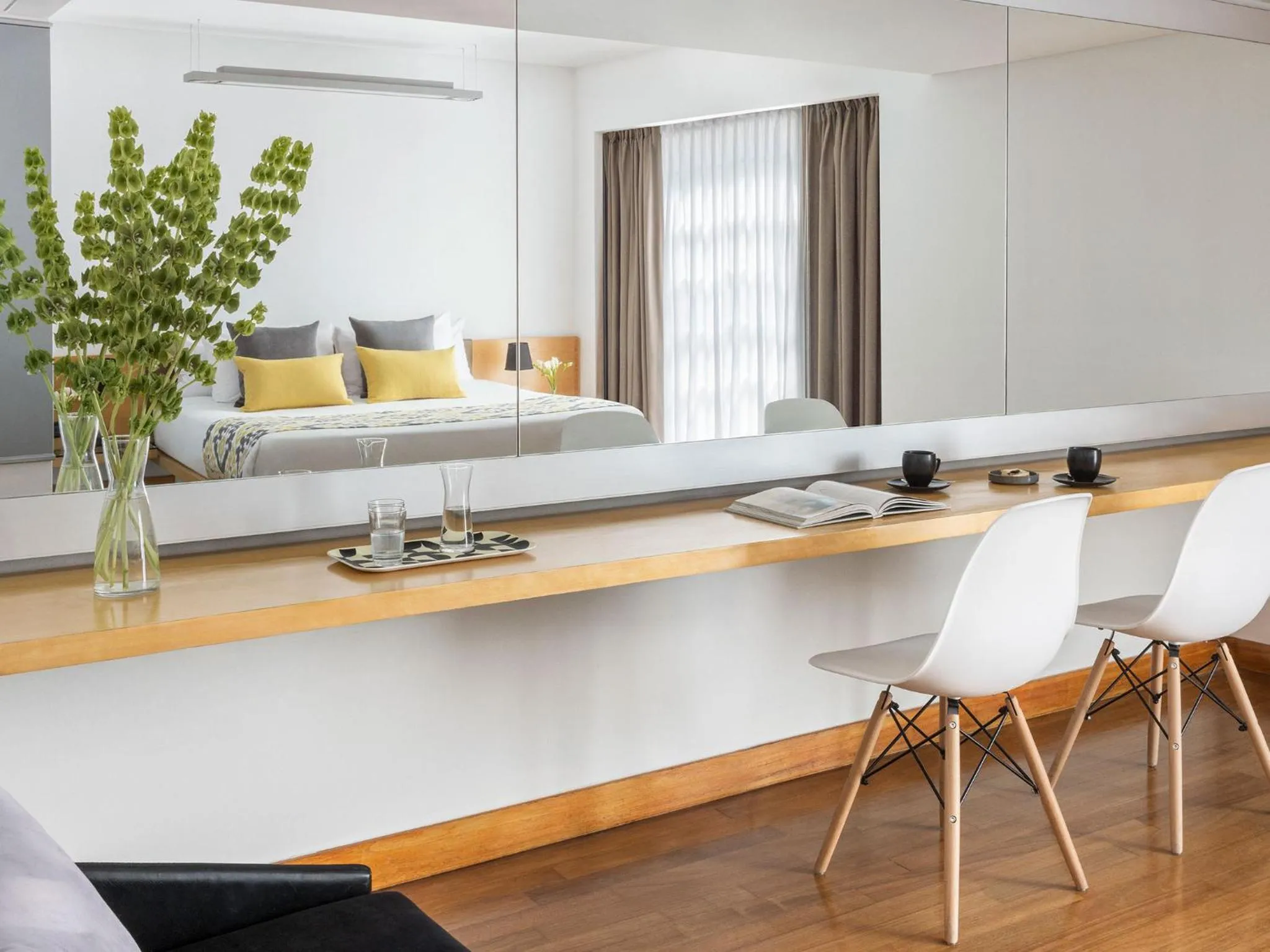 Seating area, Bed in HTL Urbano