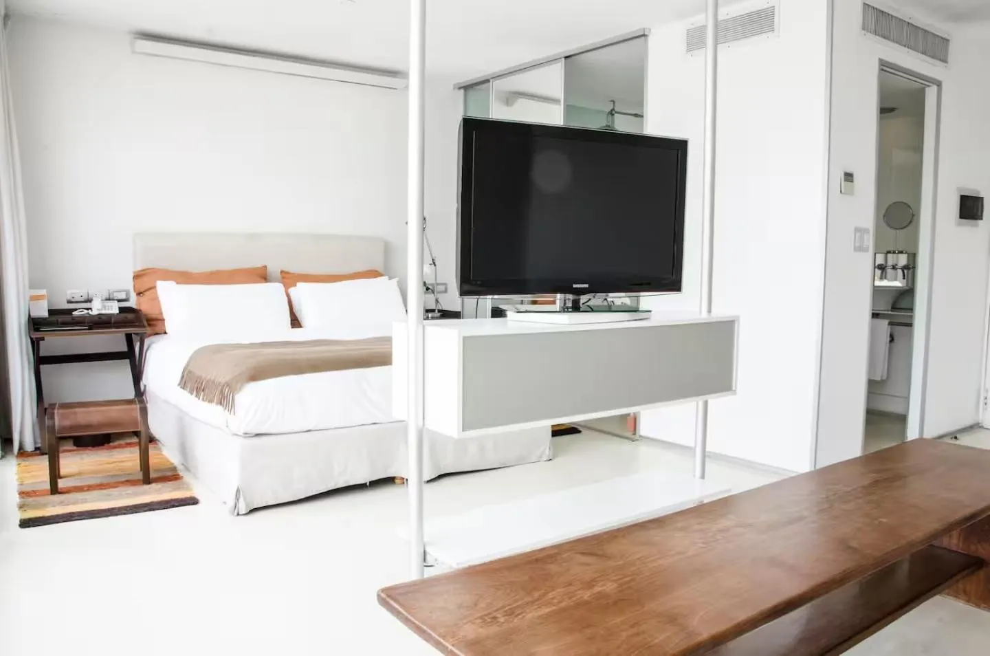 TV and multimedia, Bed in Design cE - Hotel Boutique de Diseño