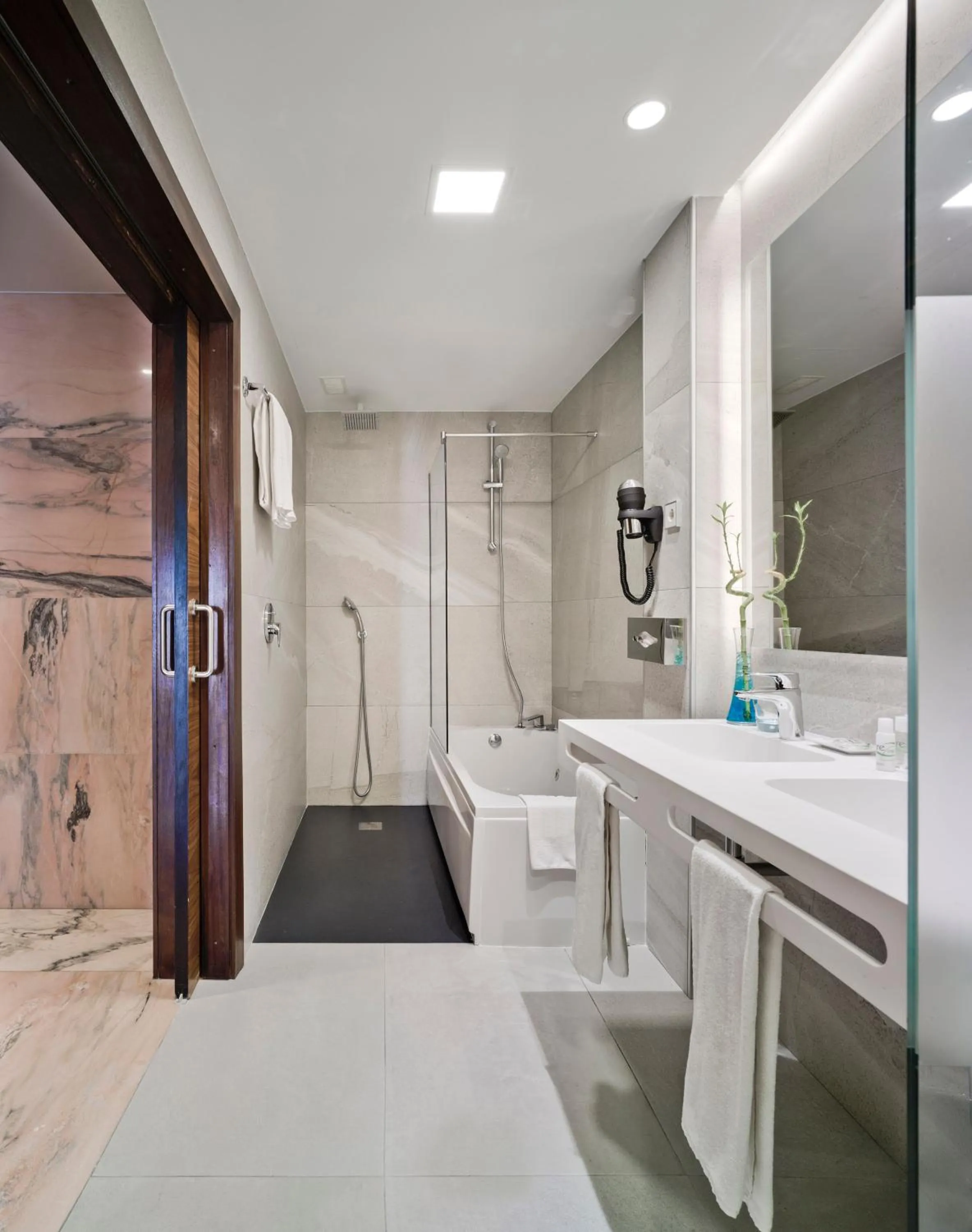 Bathroom in Hotel Murcia Rincón de Pepe Affiliated by Meliá