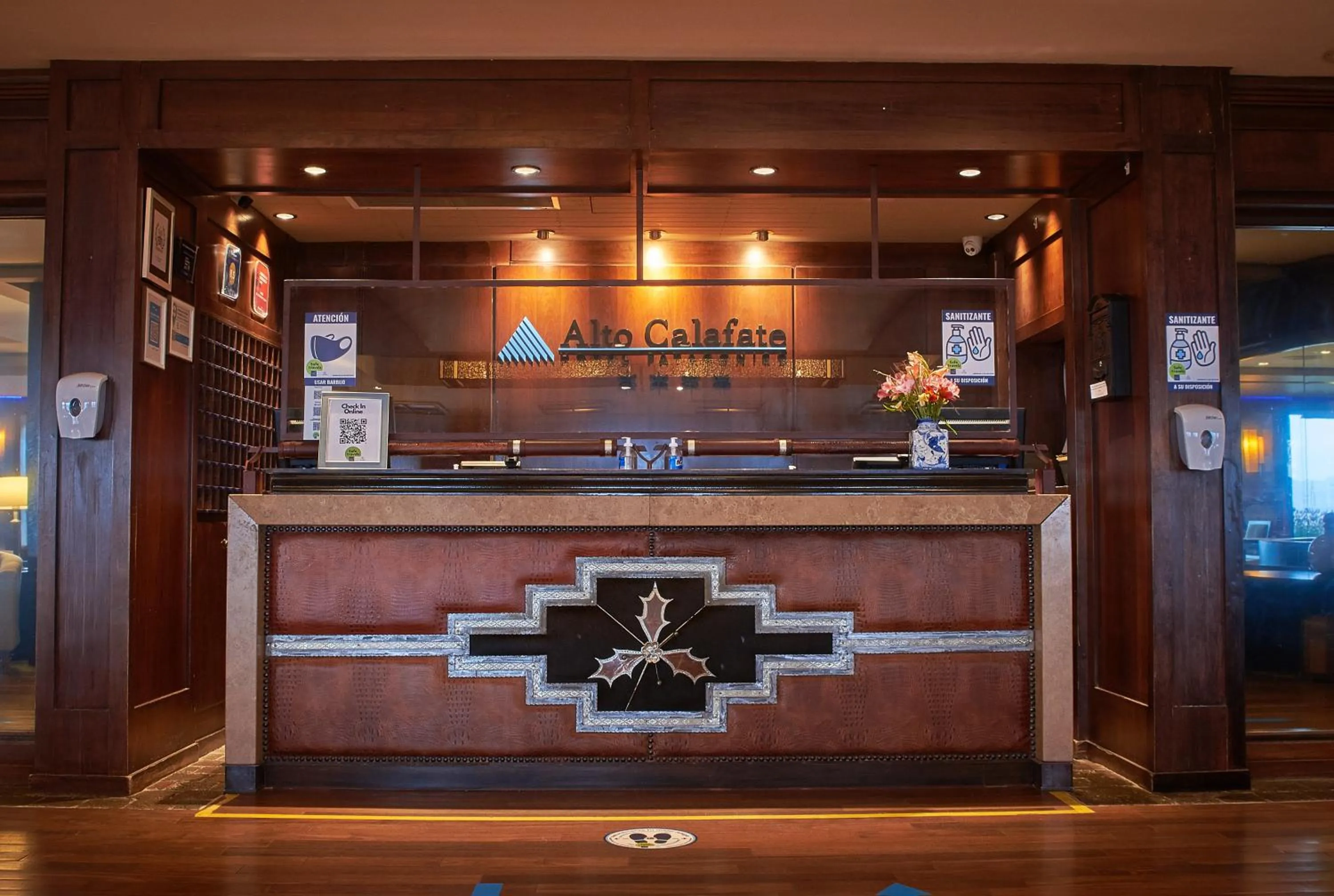 Lobby or reception in Alto Calafate Hotel