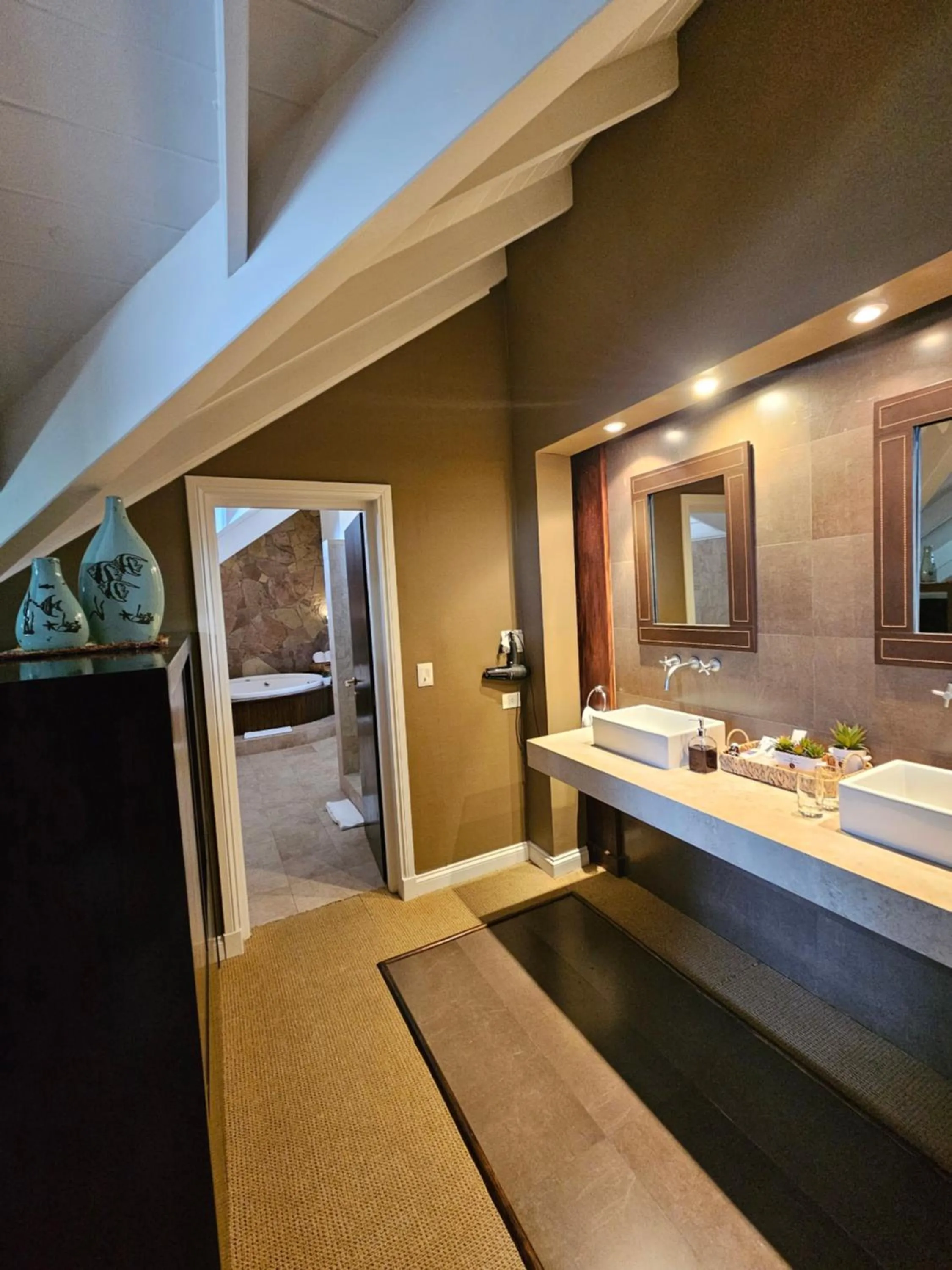 Hot Tub in Alto Calafate Hotel