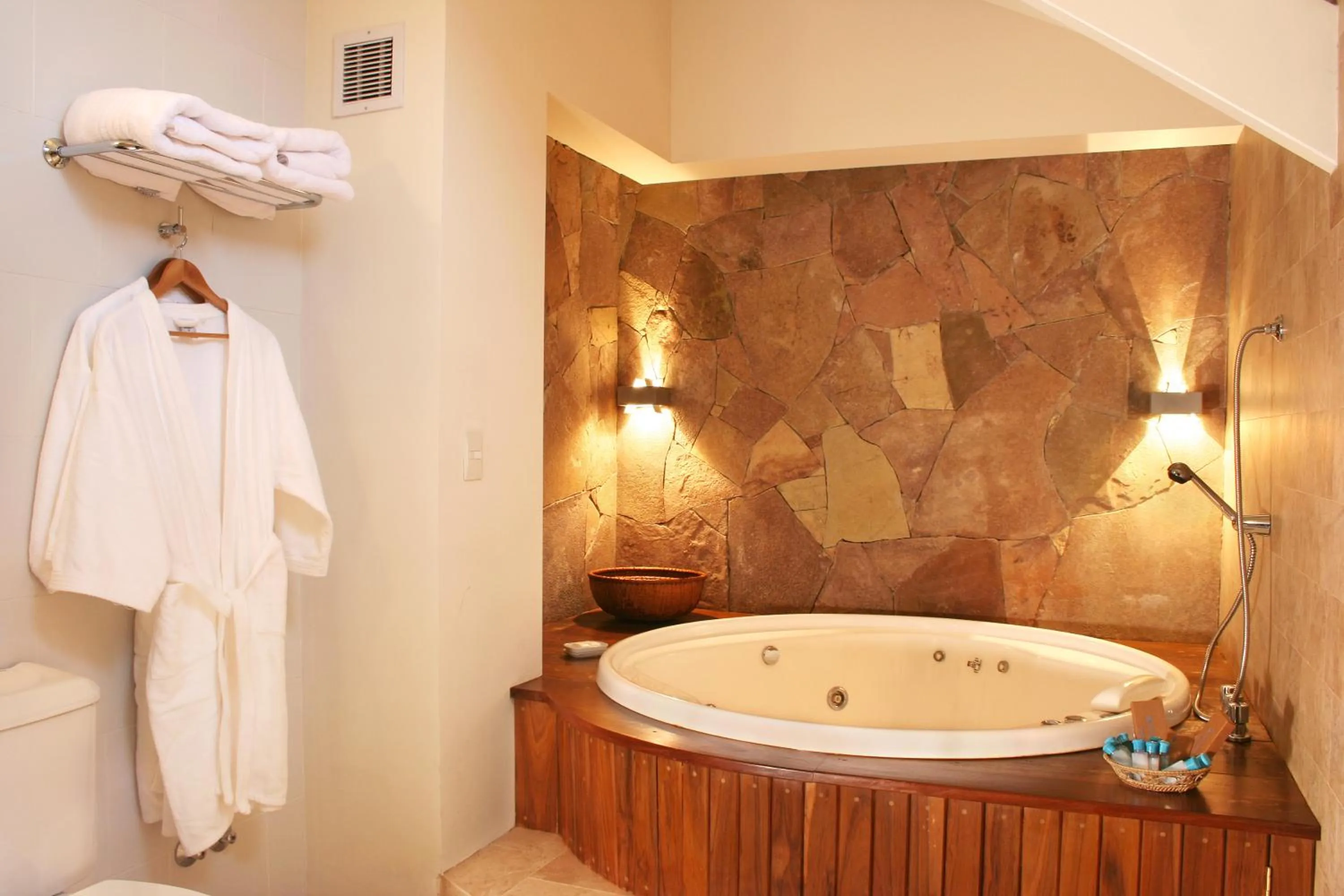 Hot Tub in Alto Calafate Hotel