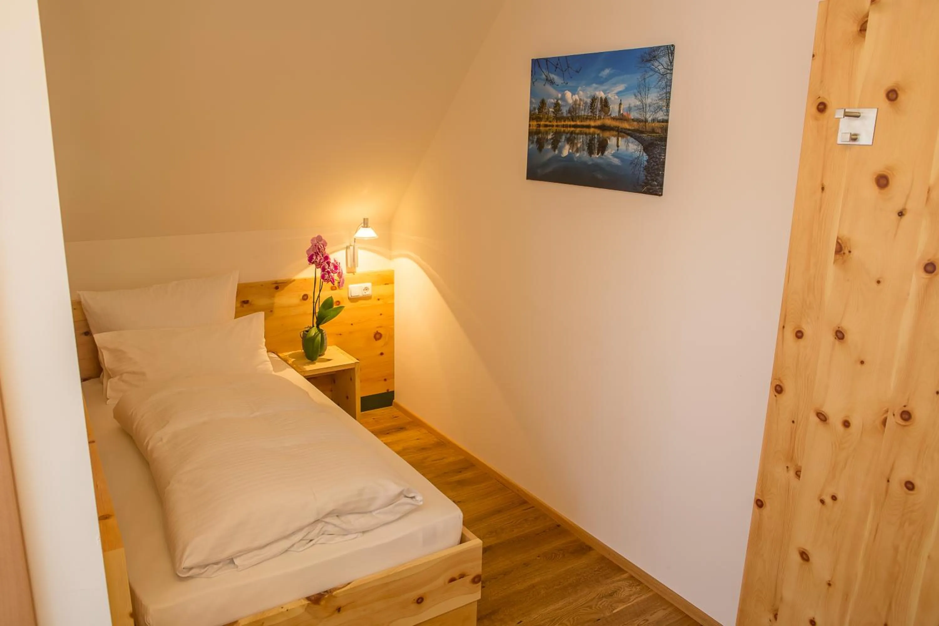 Photo of the whole room, Bed in Landgasthof Weberhans