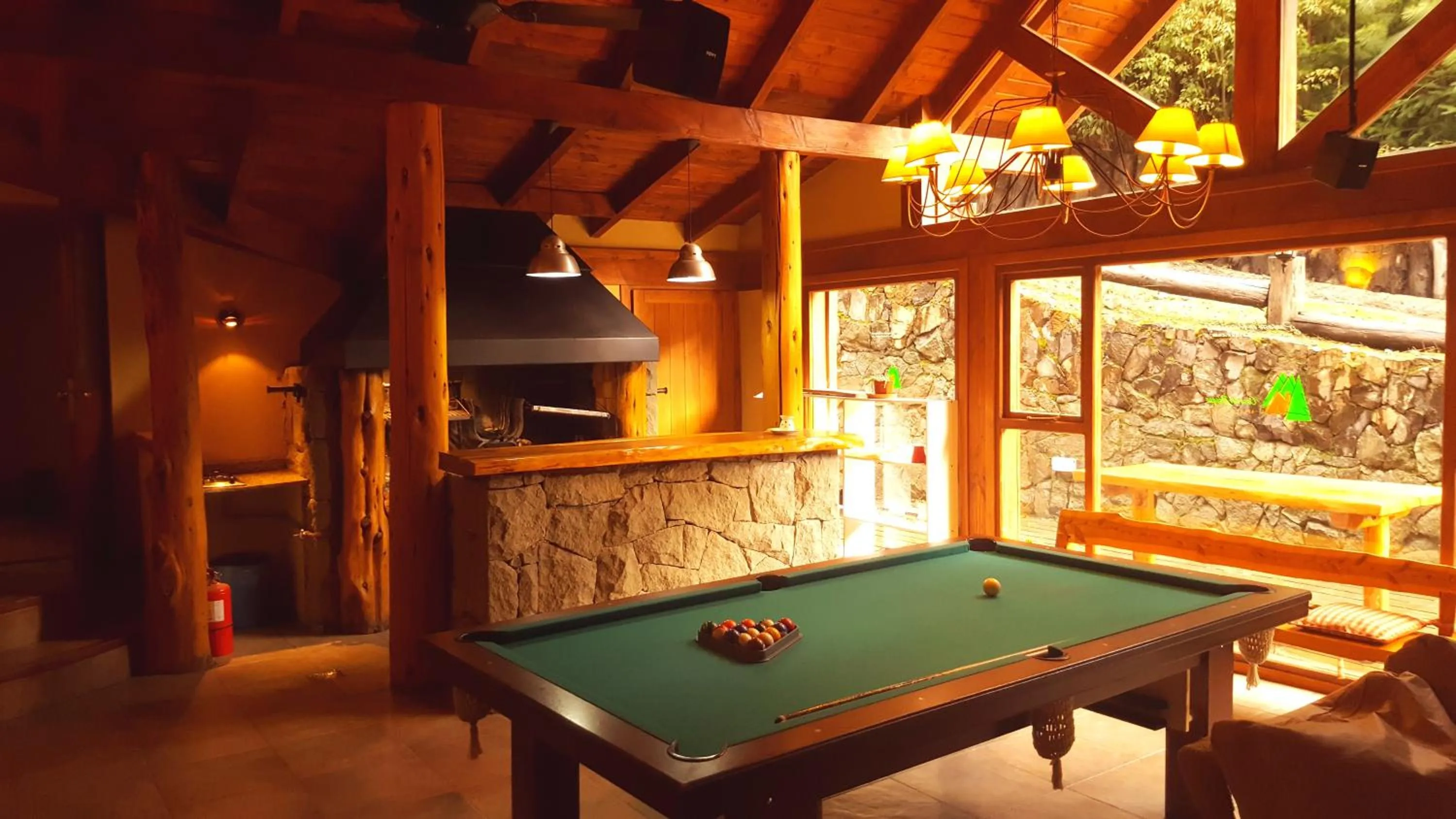Billiard in Casa Del Bosque Aparts