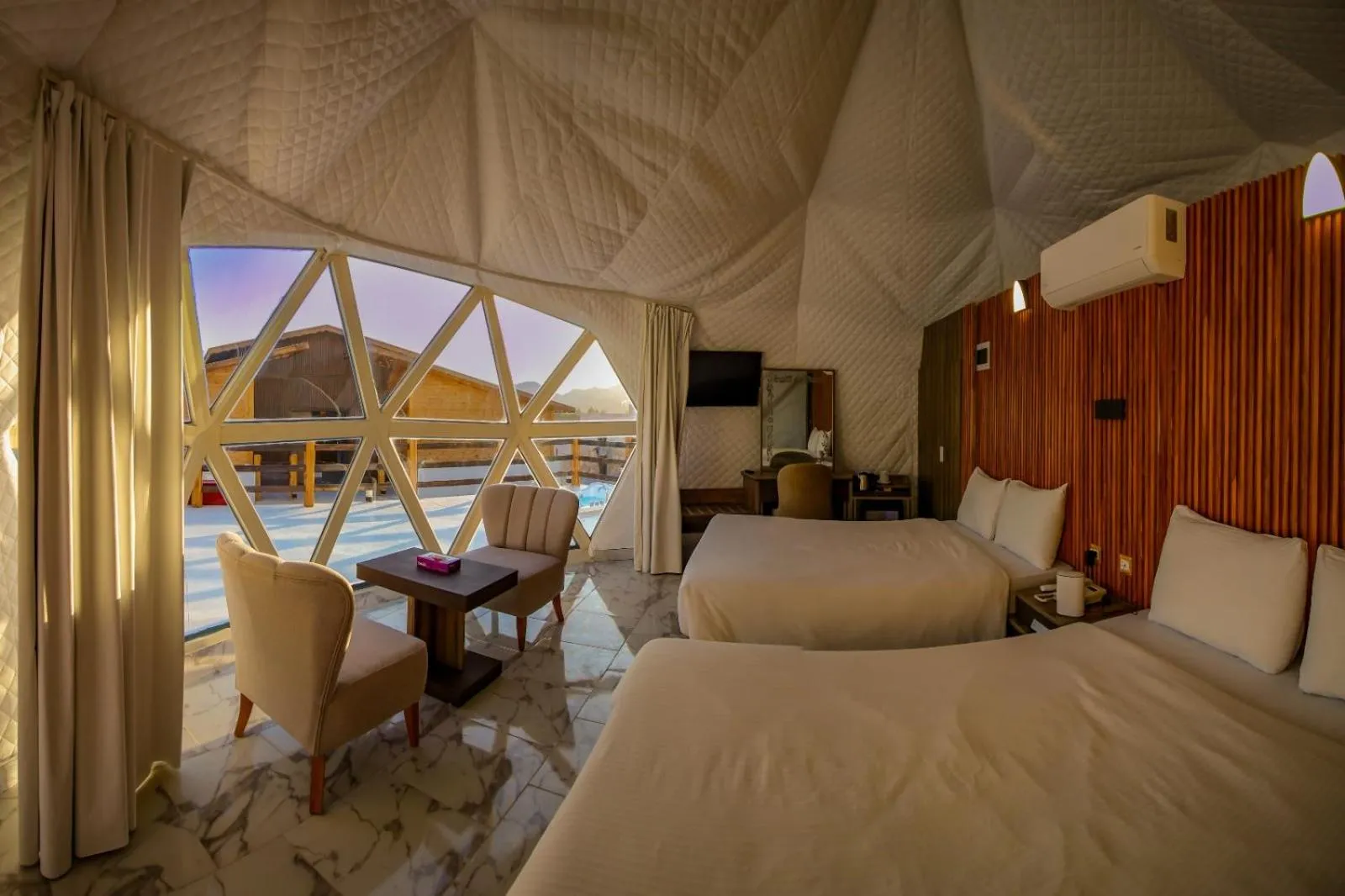 Bedroom, Bed in The Rock Camp Petra